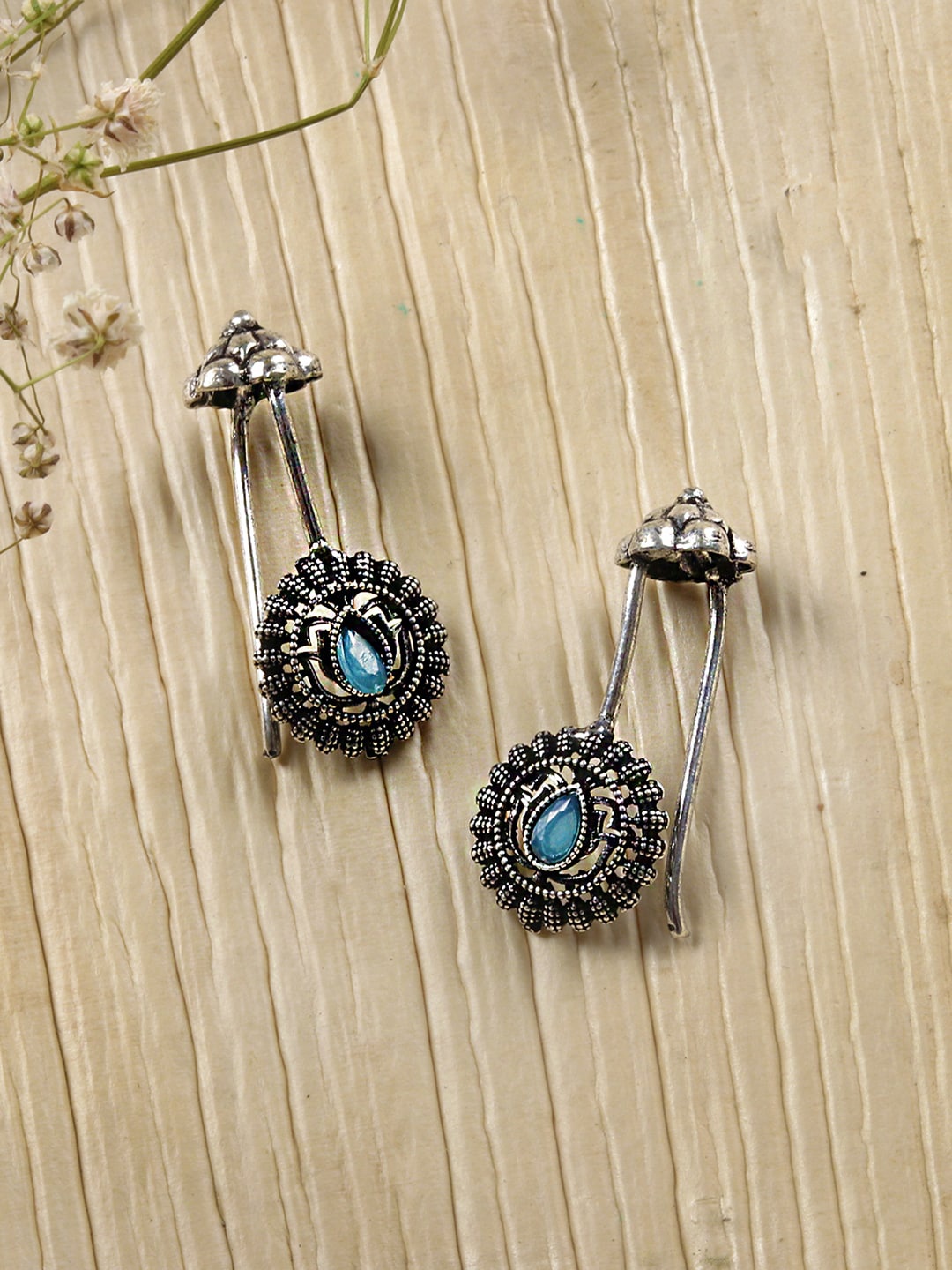 

TEEJH Silver-Toned & Blue Contemporary Ear Cuff Earrings