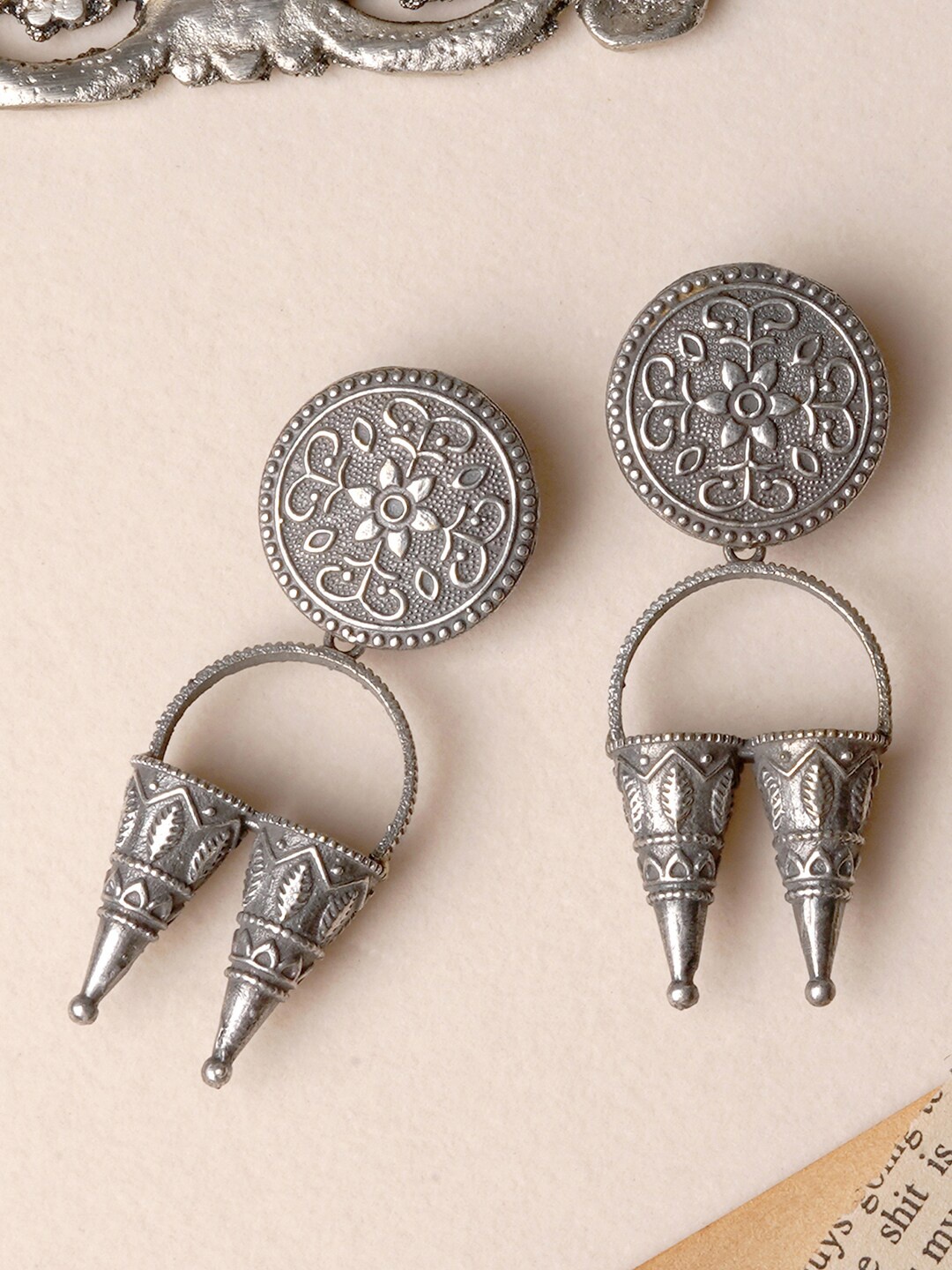 

TEEJH Silver-Toned Spiked Drop Earrings