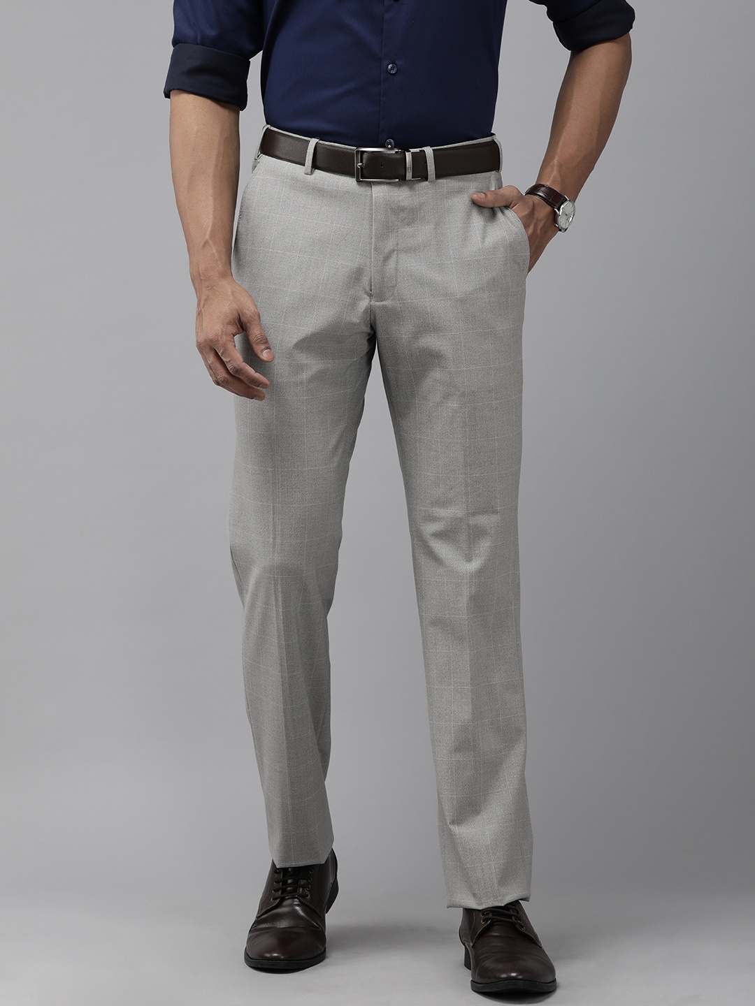 

Park Avenue Men Grey Checked Smart Fit Formal Trousers