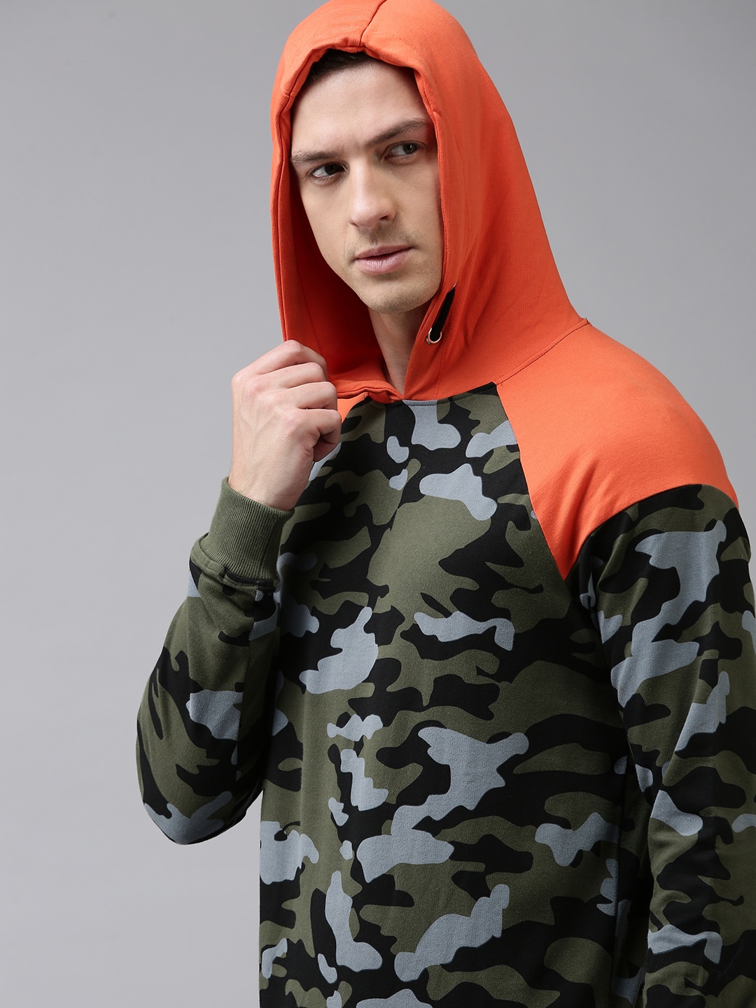 

BEAT LONDON by PEPE JEANS Men Black Camouflage Printed Hooded Sweatshirt