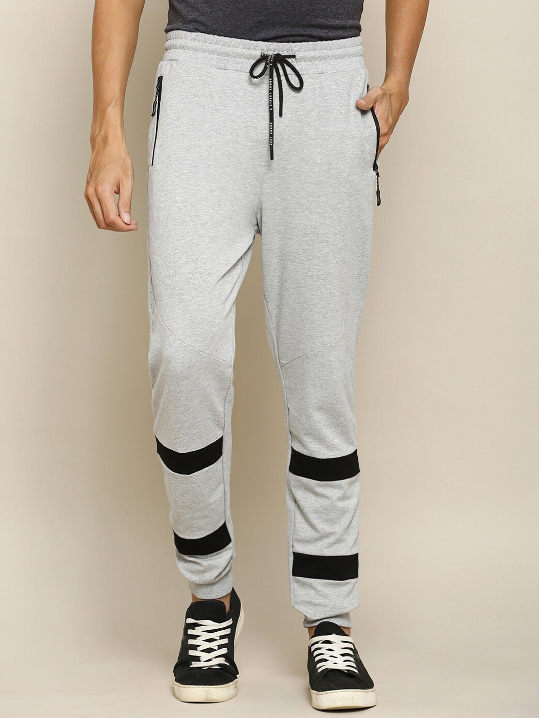 

Street Armor by Pantaloons Men Grey Solid Joggers