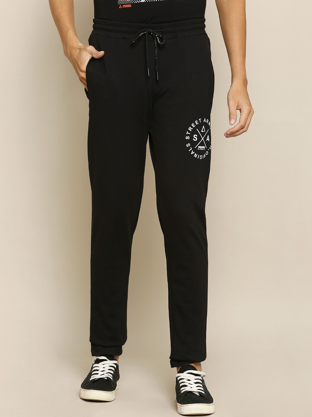 

Street Armor by Pantaloons Men Black Solid Joggers