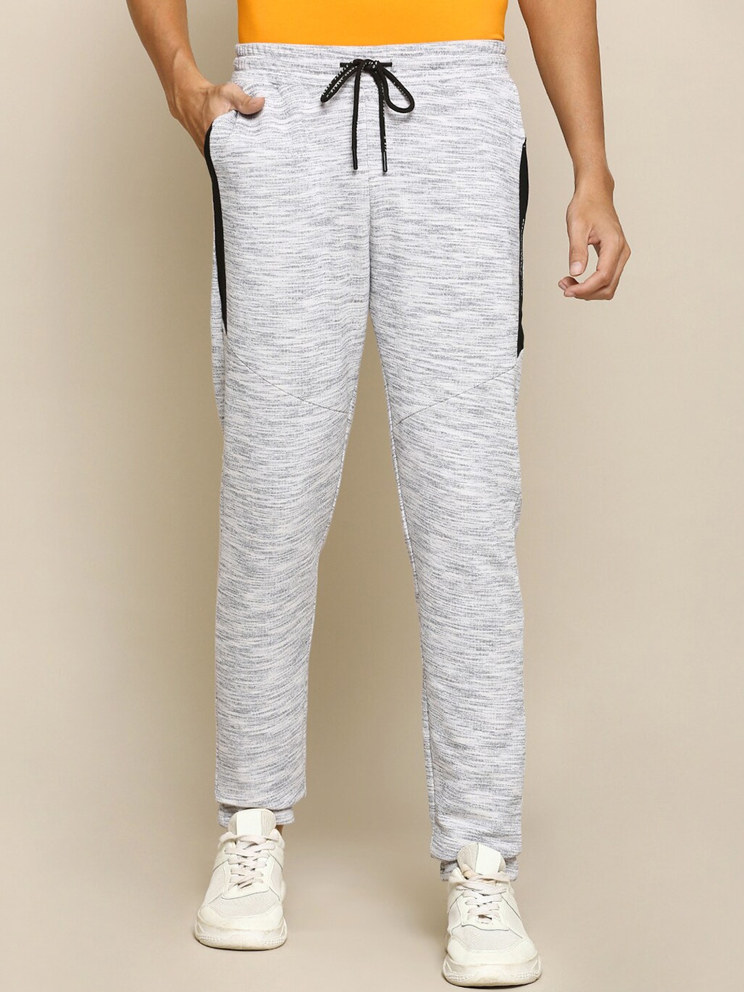 

Street Armor by Pantaloons Men Grey Solid Pure Cotton Joggers