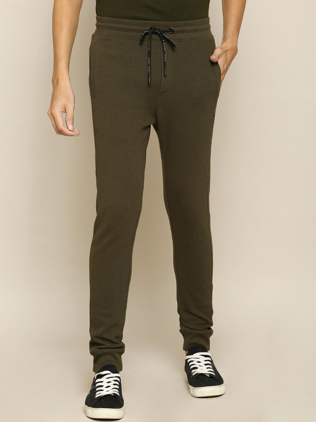 

Street Armor by Pantaloons Men Olive-Green Solid Pure Cotton Joggers