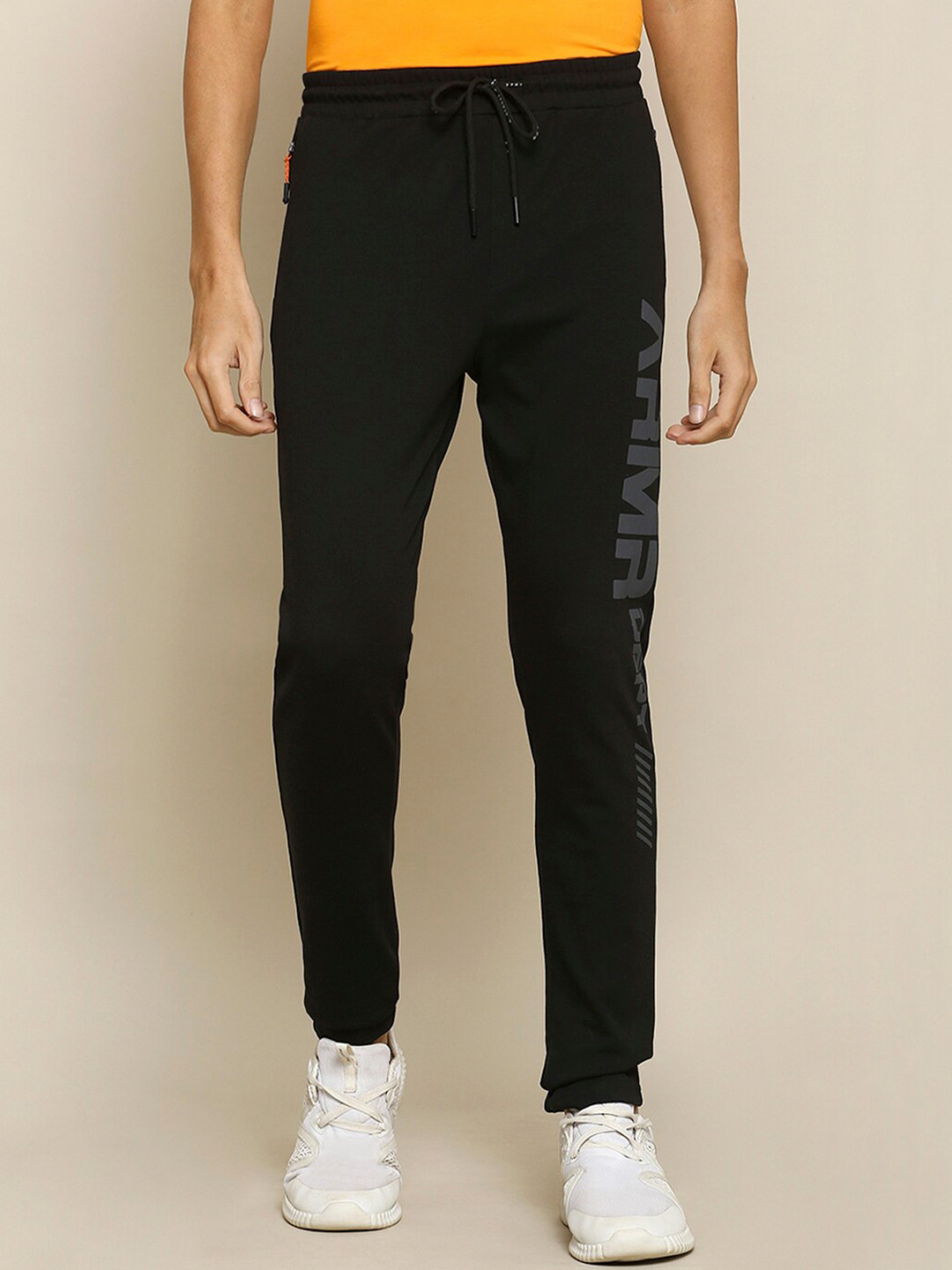 

Street Armor by Pantaloons Men Black Solid Track Pants