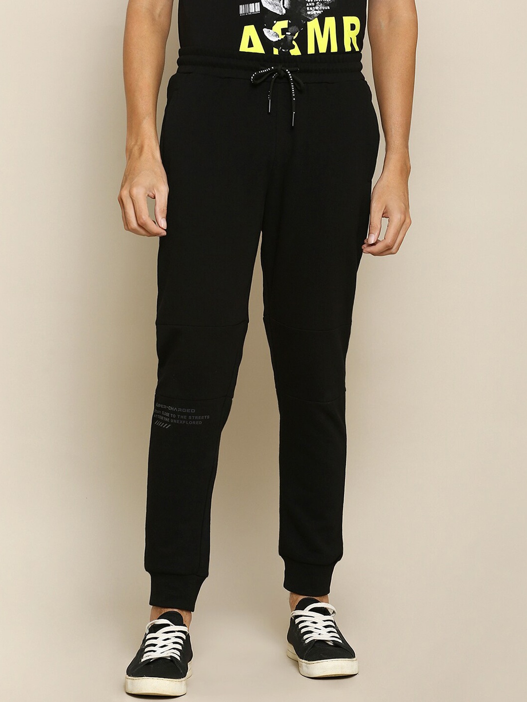

Street Armor by Pantaloons Men Black Solid Pure Cotton Joggers