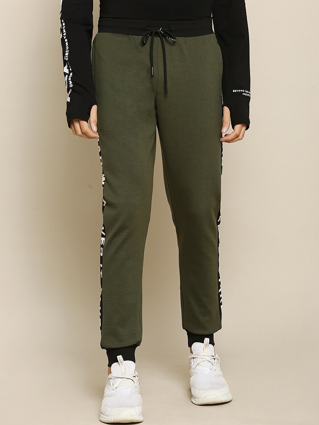 

Street Armor by Pantaloons Men Green Solid Slim Fit Joggers