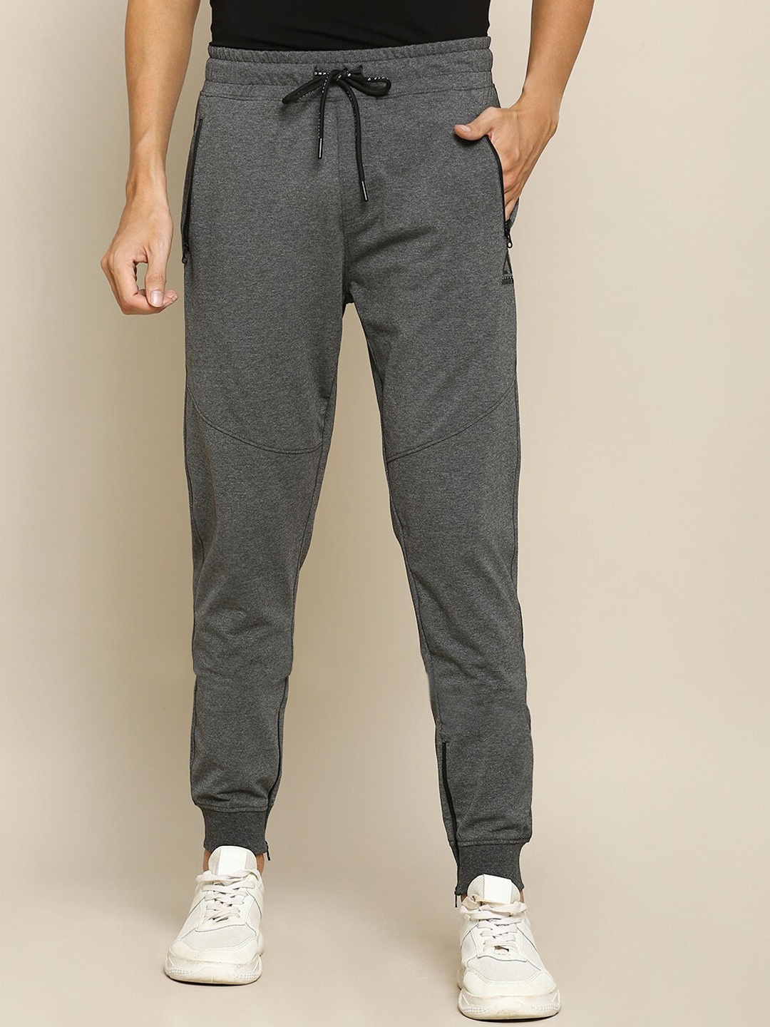 

Street Armor by Pantaloons Men Grey Solid Straight Fit Joggers