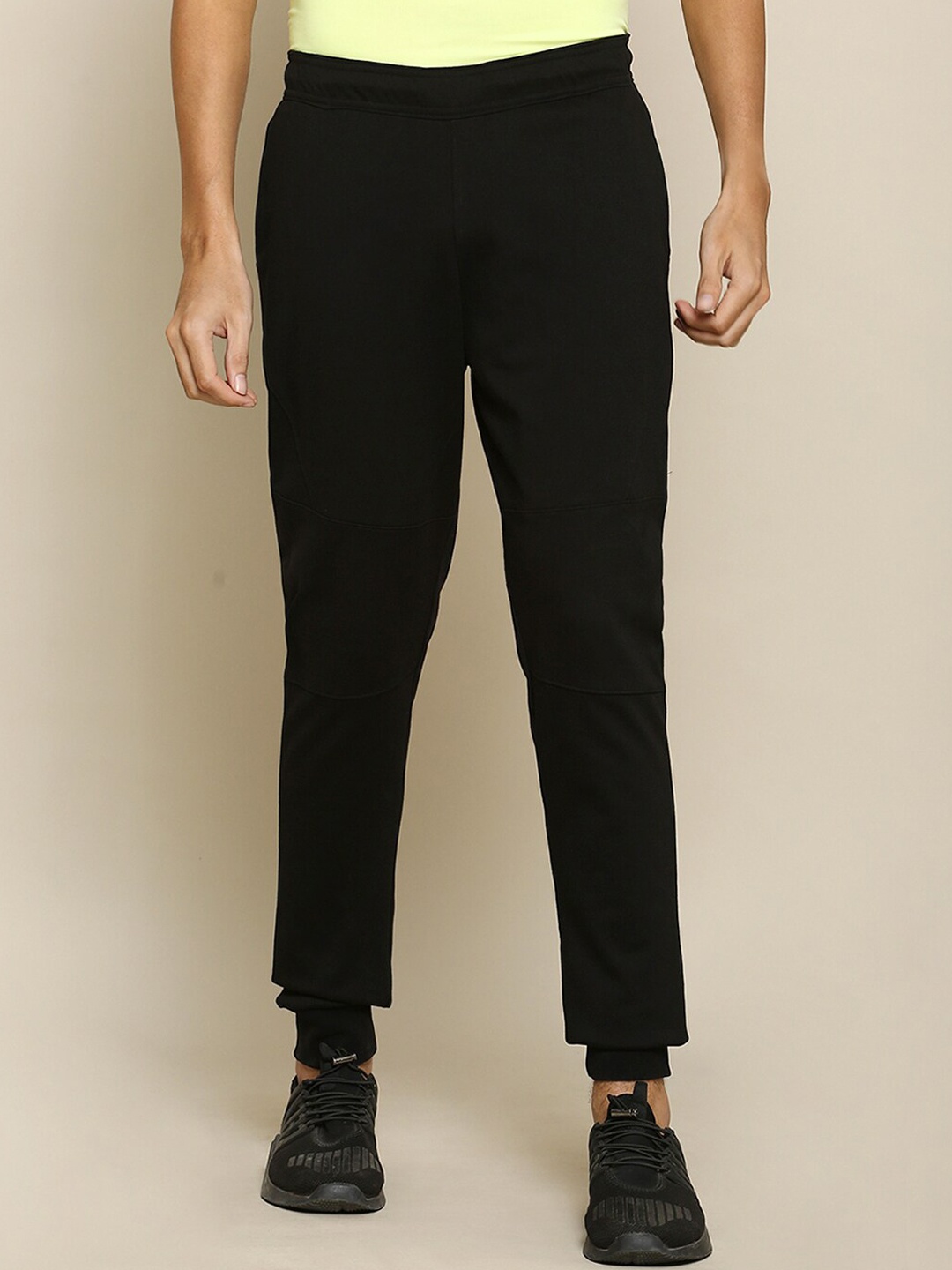 

Street Armor by Pantaloons Men Black Solid Joggers