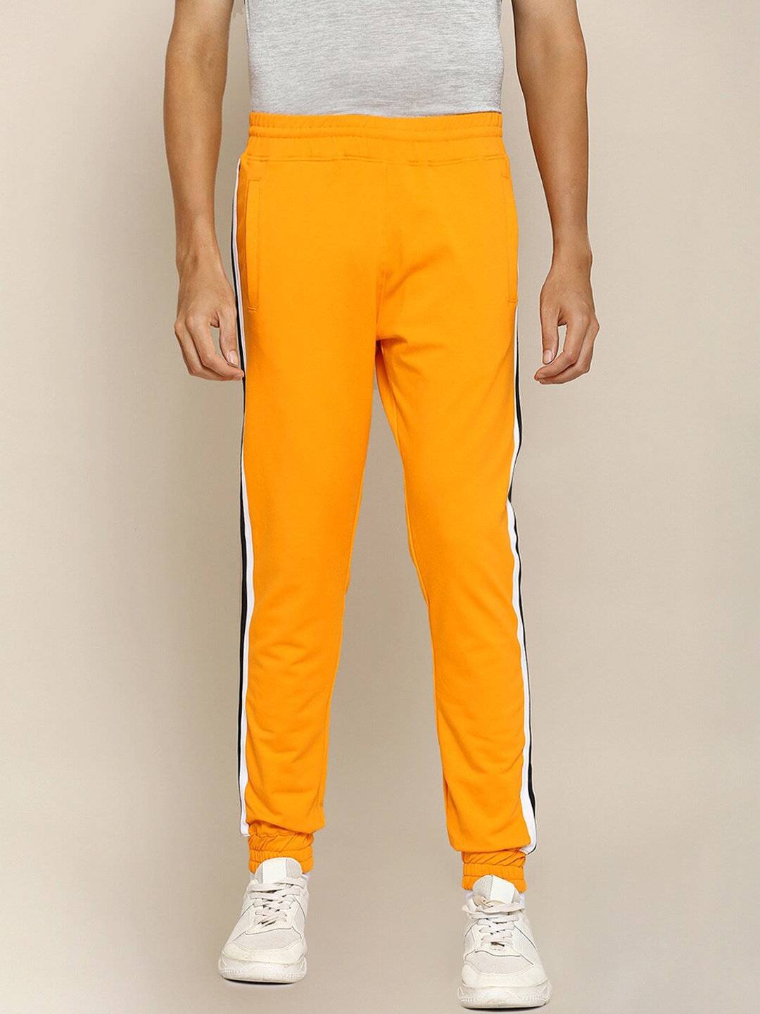 

Street Armor by Pantaloons Men Orange Solid Relaxed-Fit Joggers