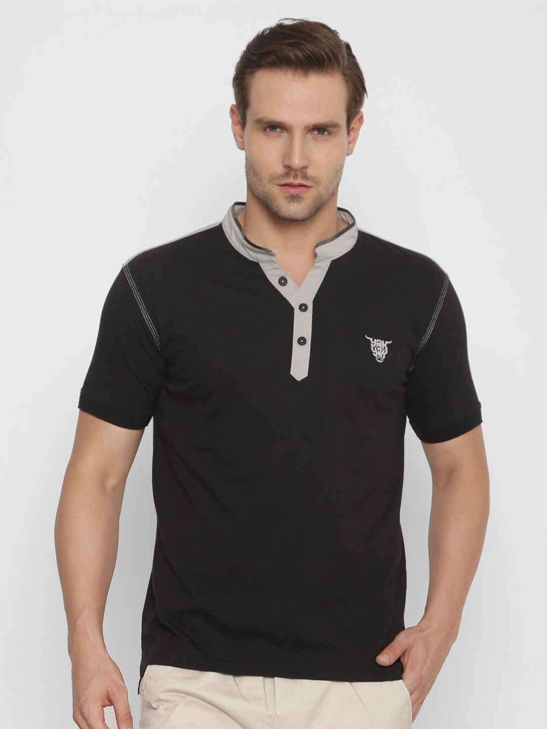 

YAK Men Black & Grey Mandarin Collar Slim Fit T-shirt