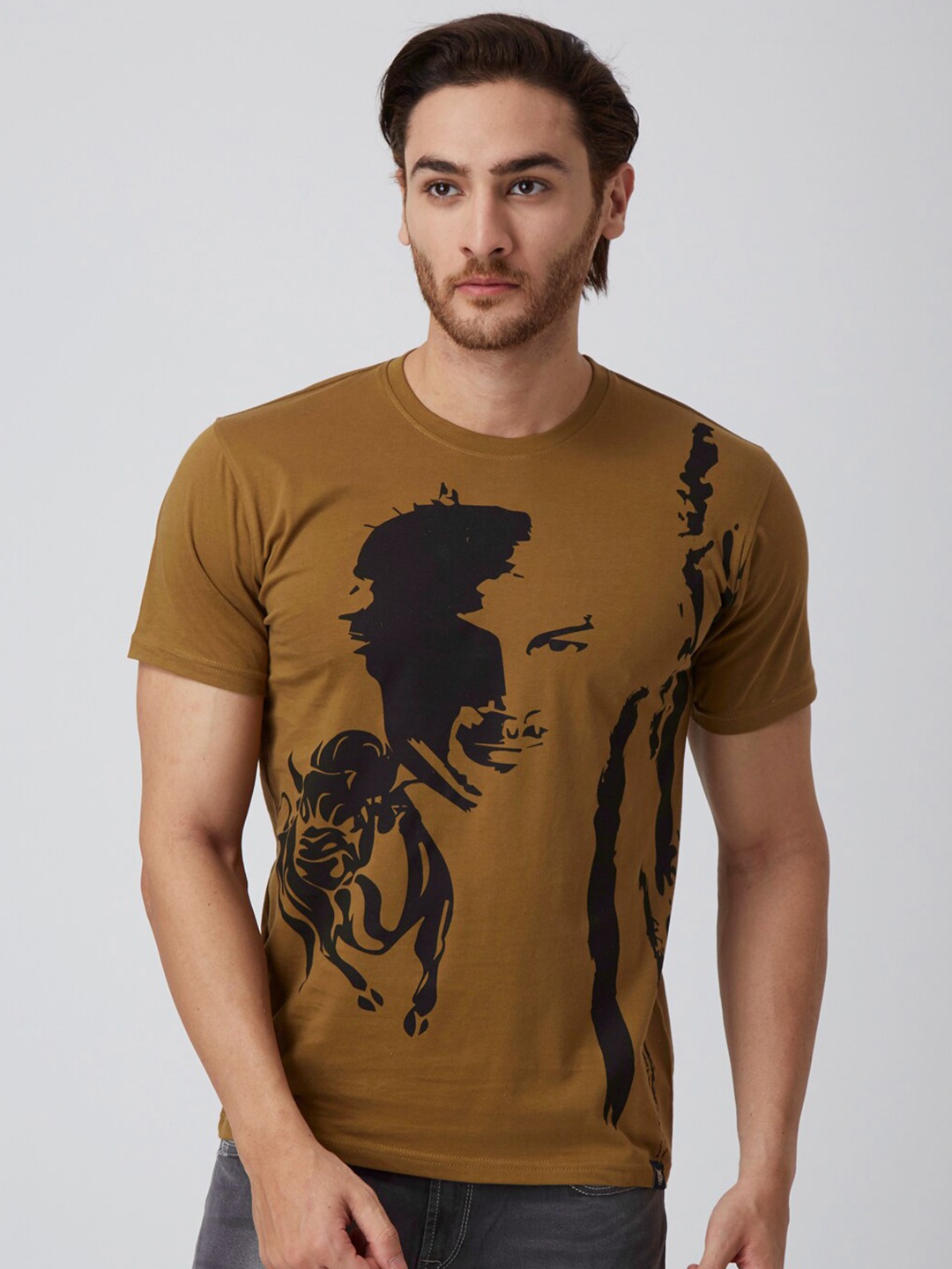 

YAK Men Tan Brown Black Printed Slim Fit Pure Cotton T-shirt