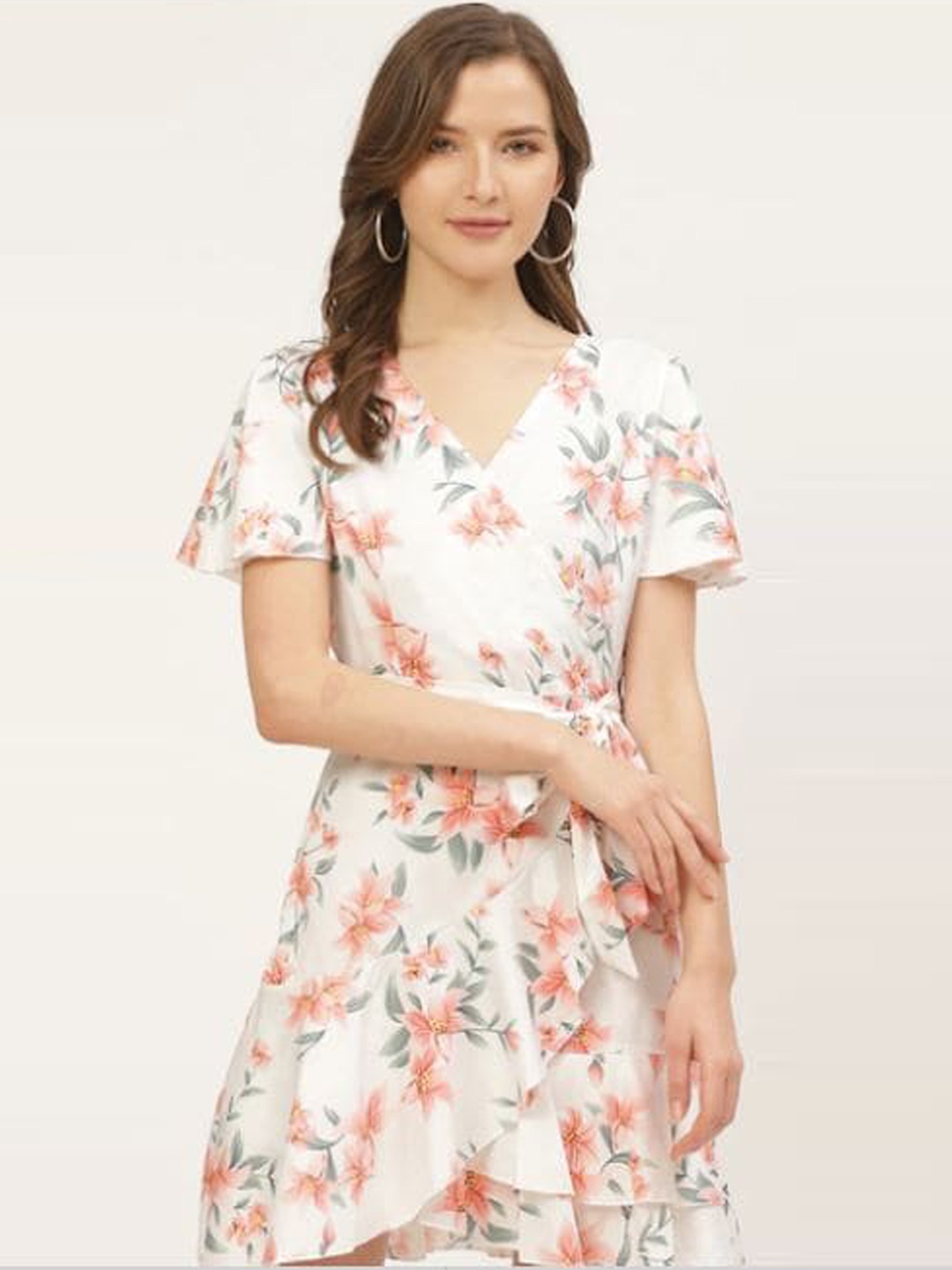 

ANVI Be Yourself White & Peach-Coloured Floral Crepe Dress