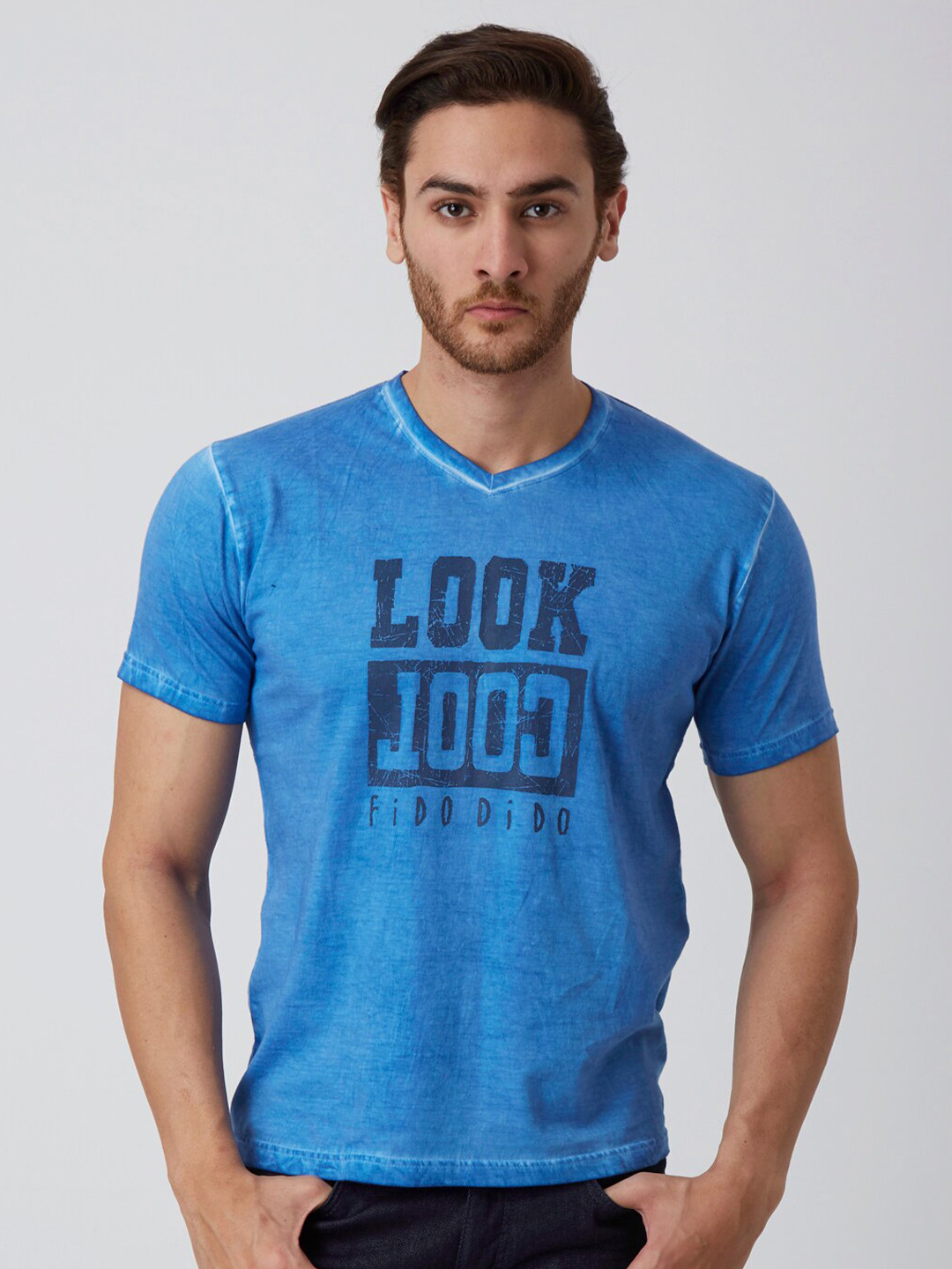

FIDO DIDO Men Blue Typography Printed V-Neck Slim Fit Pure Cotton T-shirt