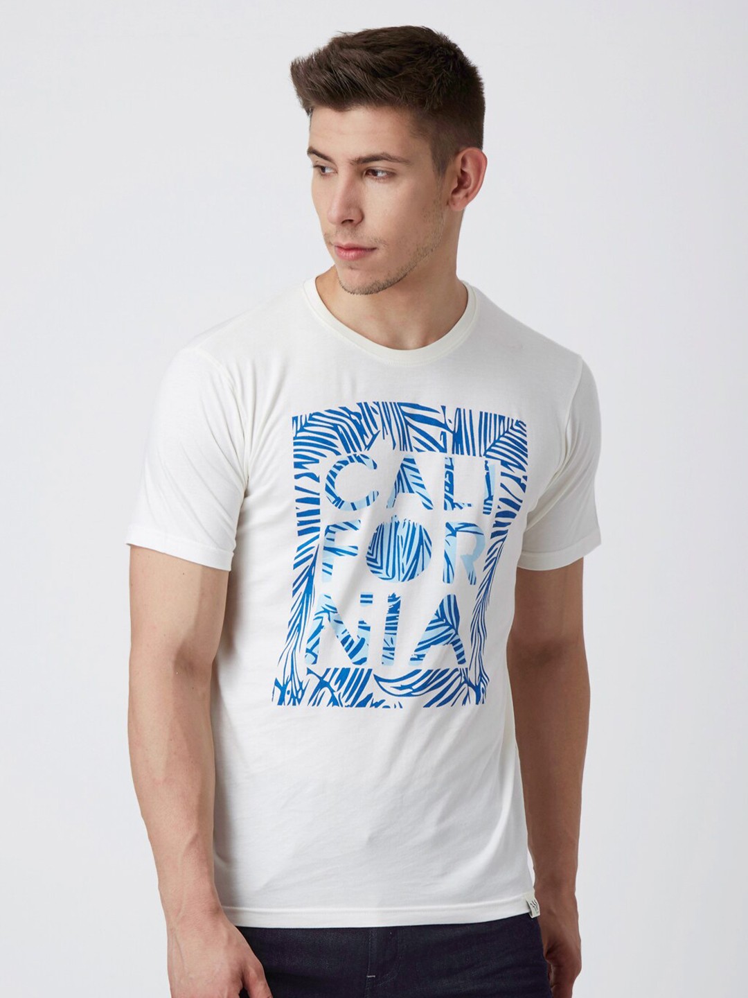 

FIDO DIDO Men White Typography Printed Raw Edge Slim Fit T-shirt
