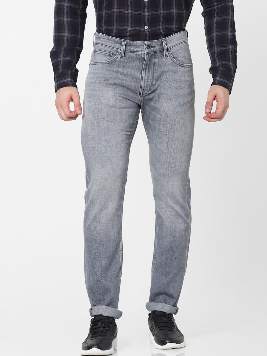 

Celio Men Grey Straight Fit Heavy Fade Jeans