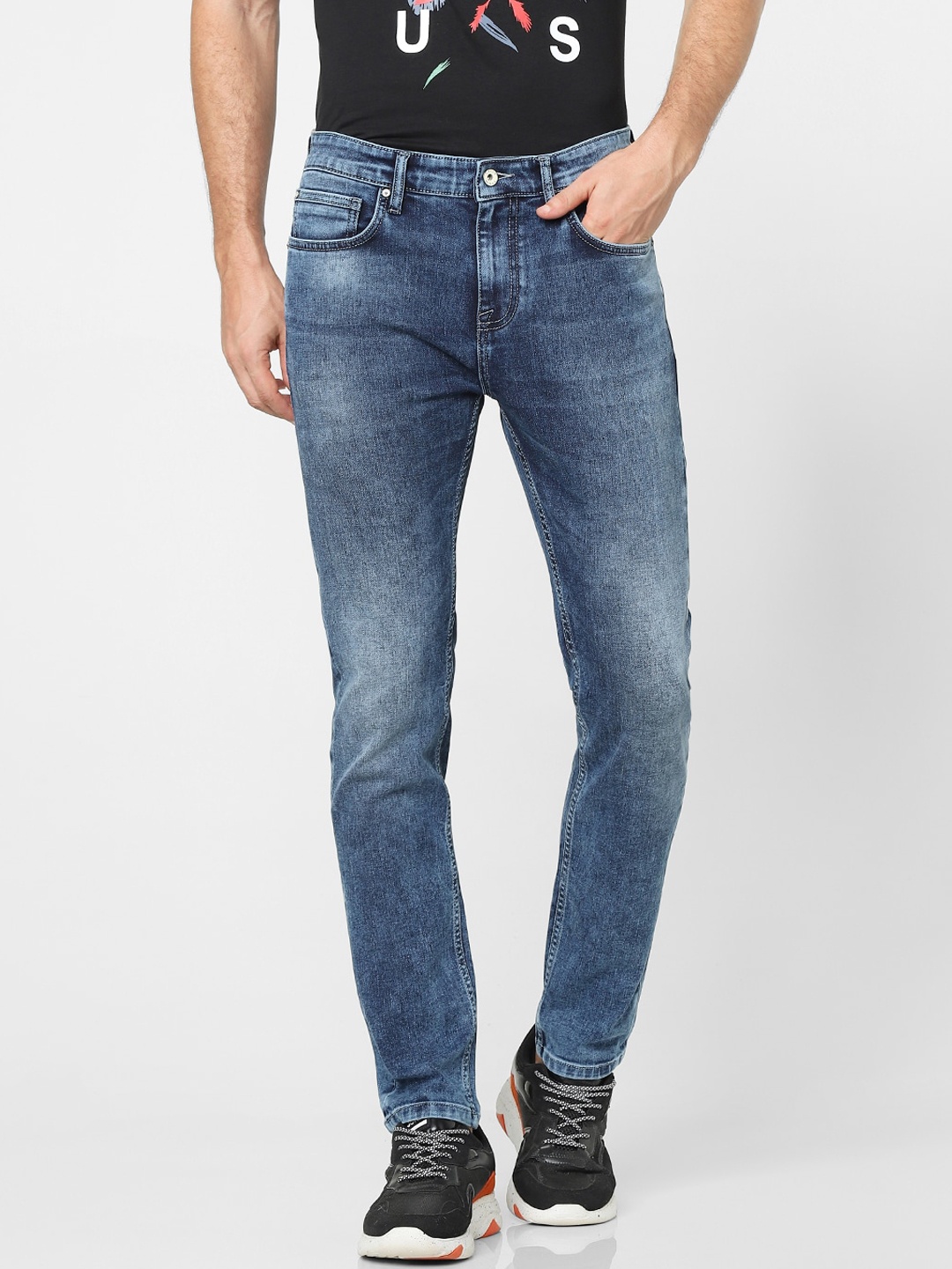 

Celio Men Blue Tapered Fit Heavy Fade Jeans