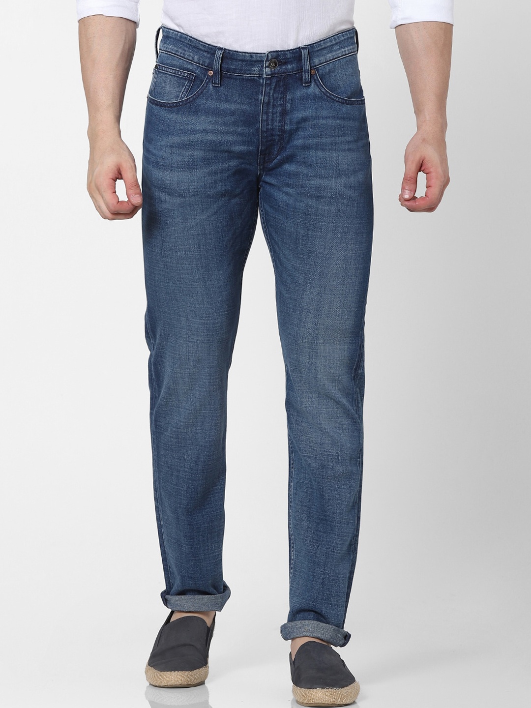 

Celio Men Grey Straight Fit Low Distress Light Fade Jeans