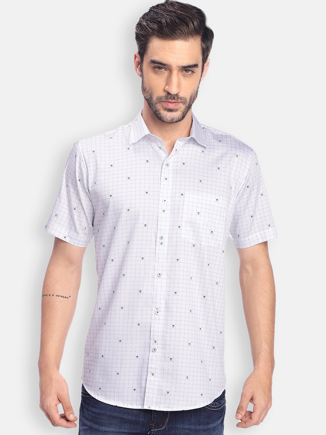 

Zeal Men White & Green Checked Standard Casual Shirt