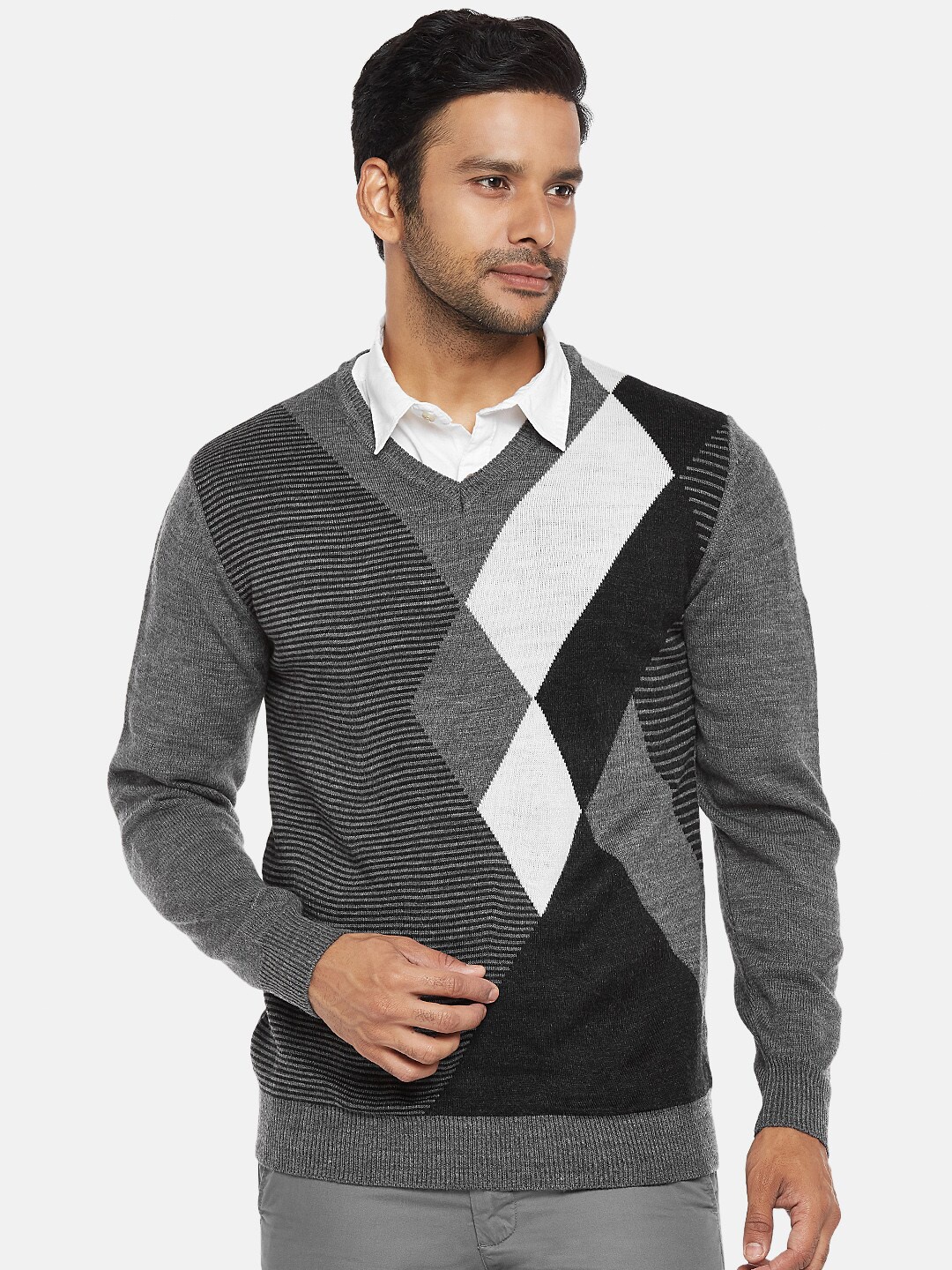 

BYFORD by Pantaloons Men Black & Grey Colourblocked Pullover