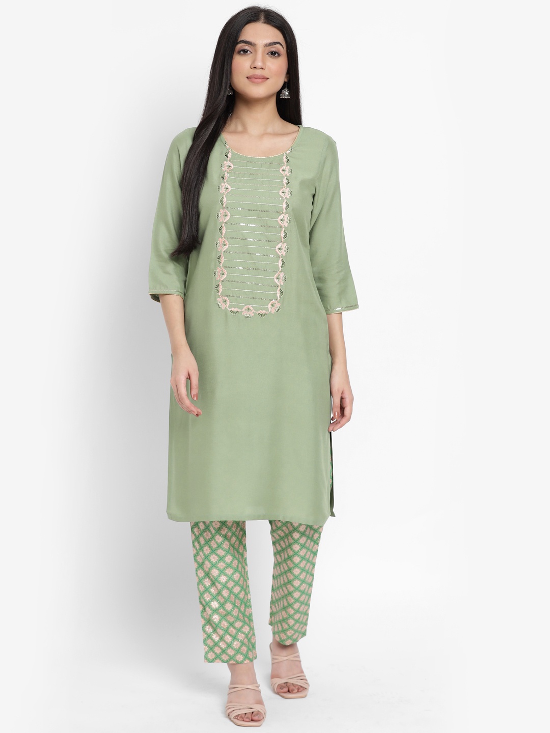 

AURELIA - The Aure Collection Women Green & Peach-Coloured Zari Yoke Design Kurta with Mughal Print Trousers