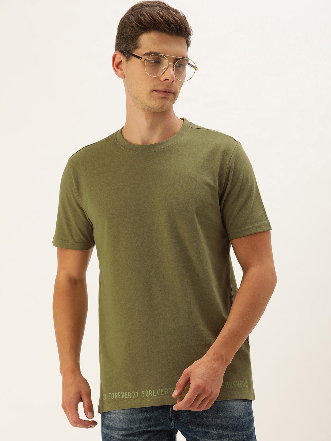 

FOREVER 21 Men Olive Green Solid Round Neck T-shirt with Logo Print Detailing