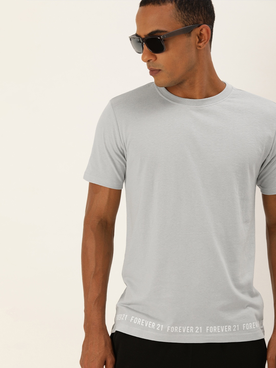

FOREVER 21 Men Grey Typography Printed T-shirt