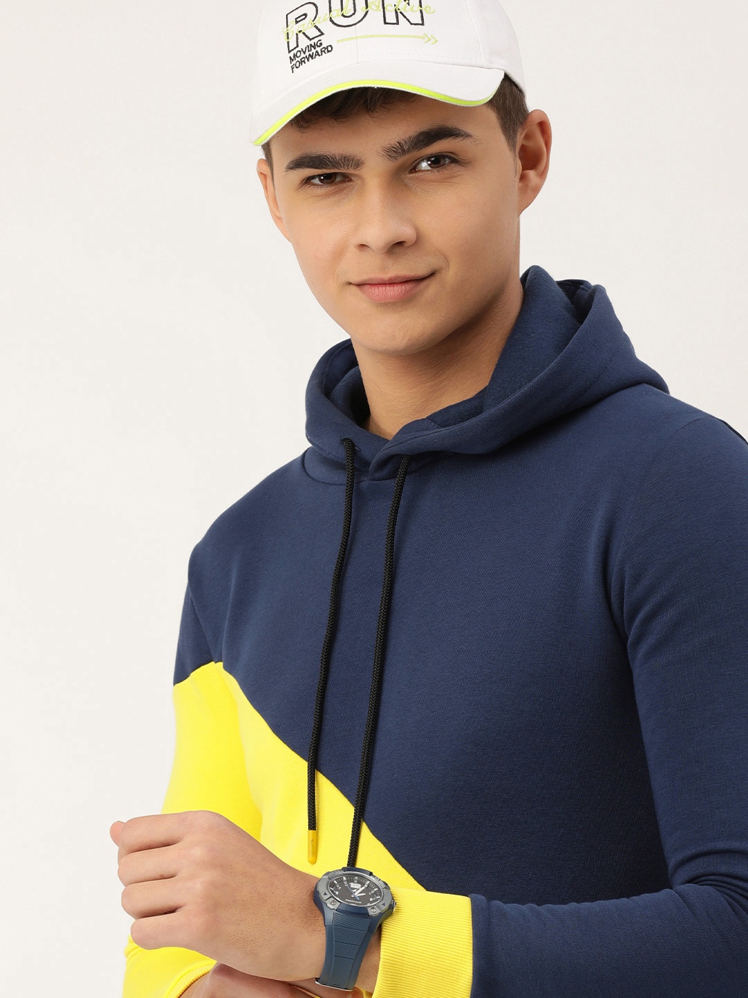 

FOREVER 21 Men Navy Blue & Yellow Colourblocked Hooded Sweatshirt