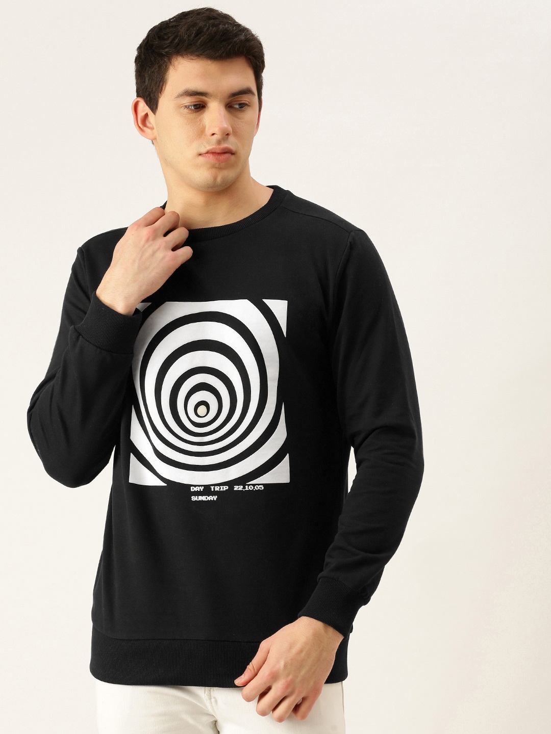 

FOREVER 21 Men Black & White Printed Sweatshirt