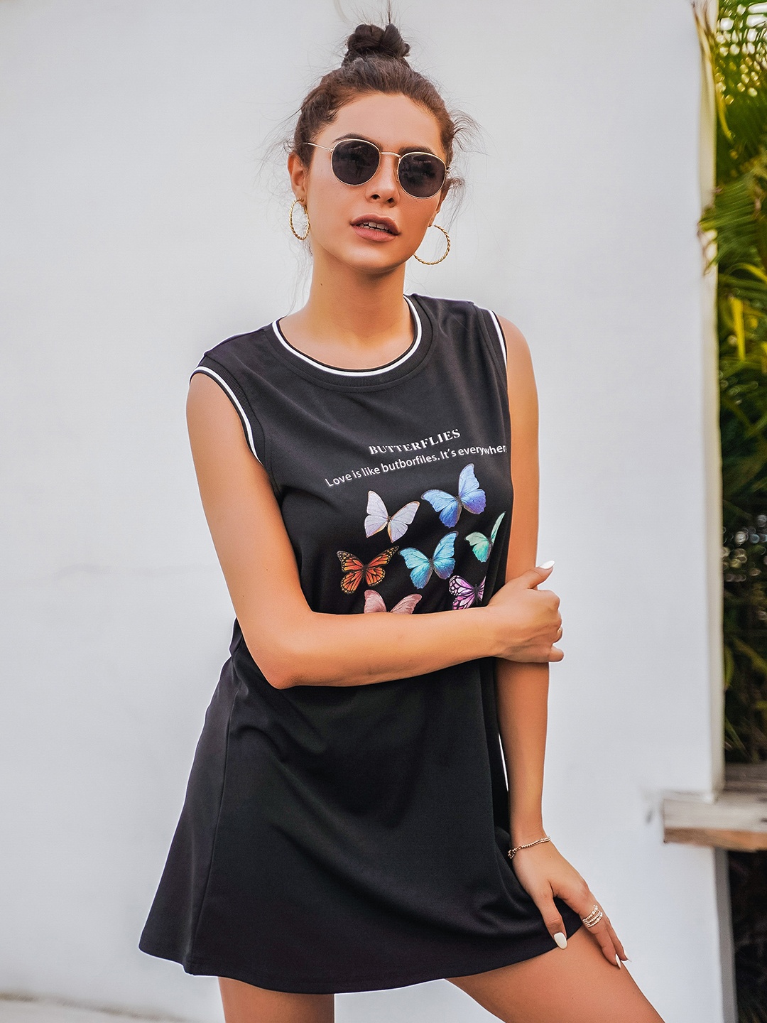 

URBANIC Black & White Conversational Print T-shirt Dress