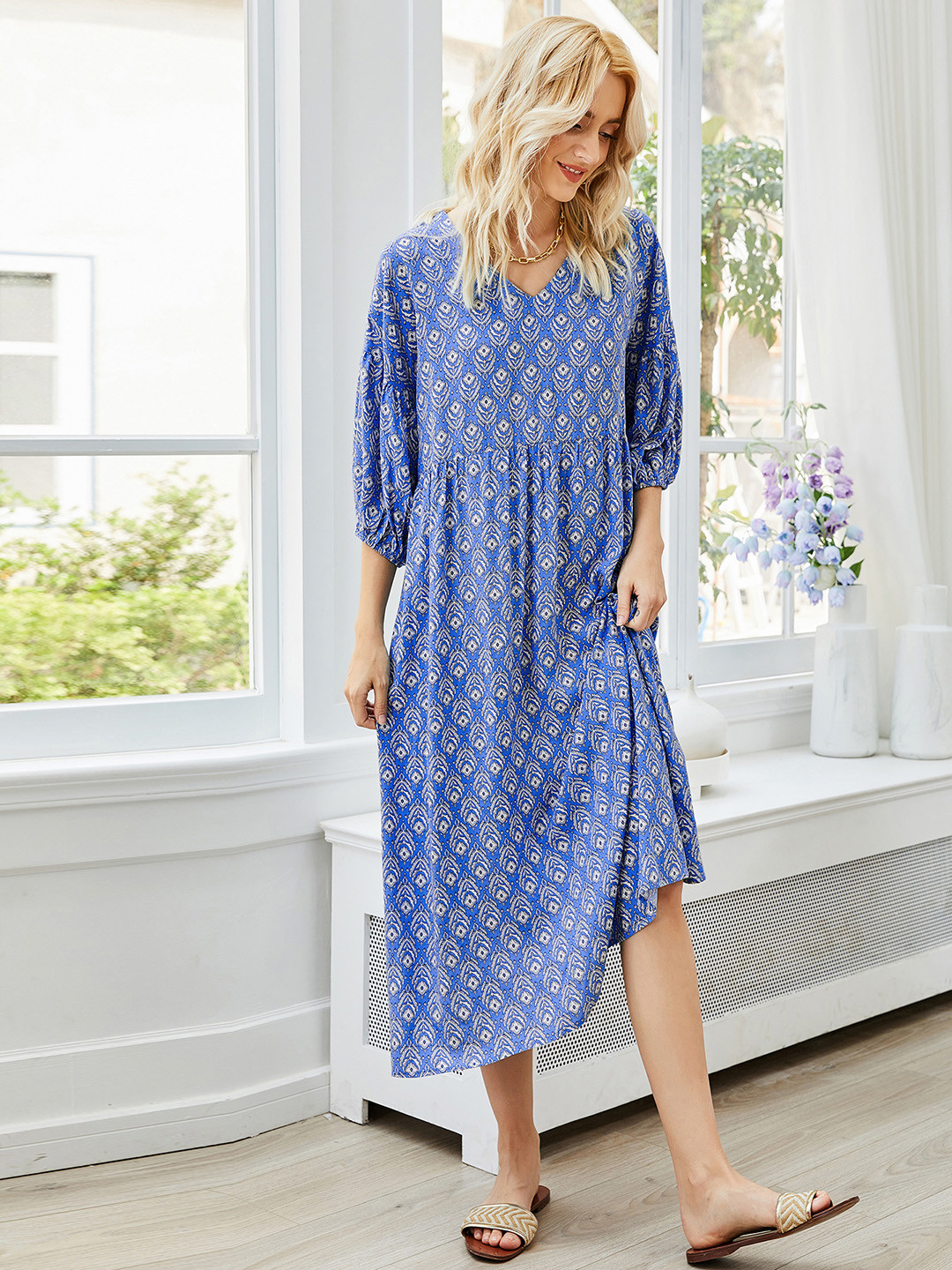 

URBANIC Women Blue & White Ethnic Motifs Print A-Line Midi Dress