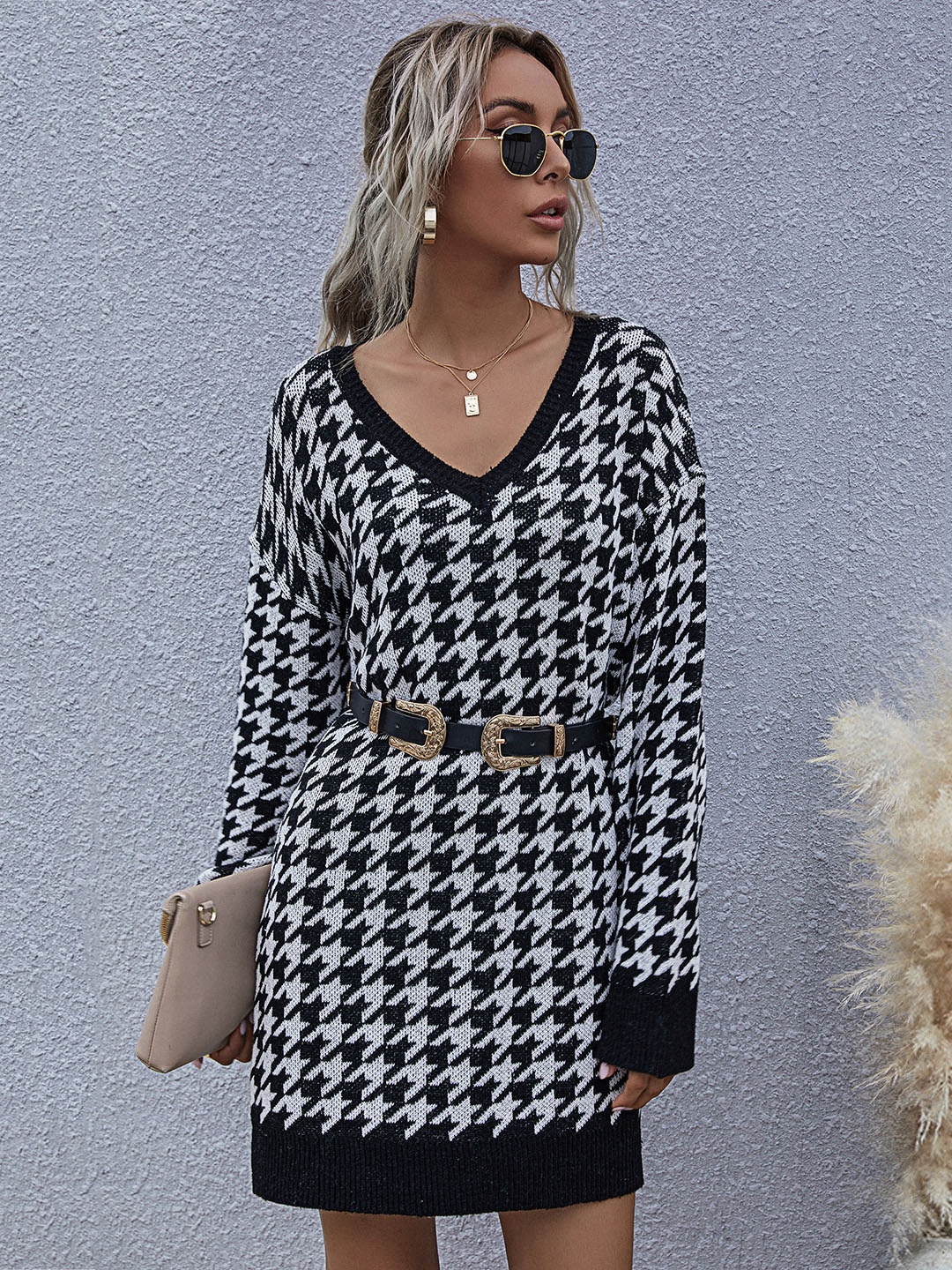 

URBANIC Black & White Houndstooth Pattern Checked Sweater Dress