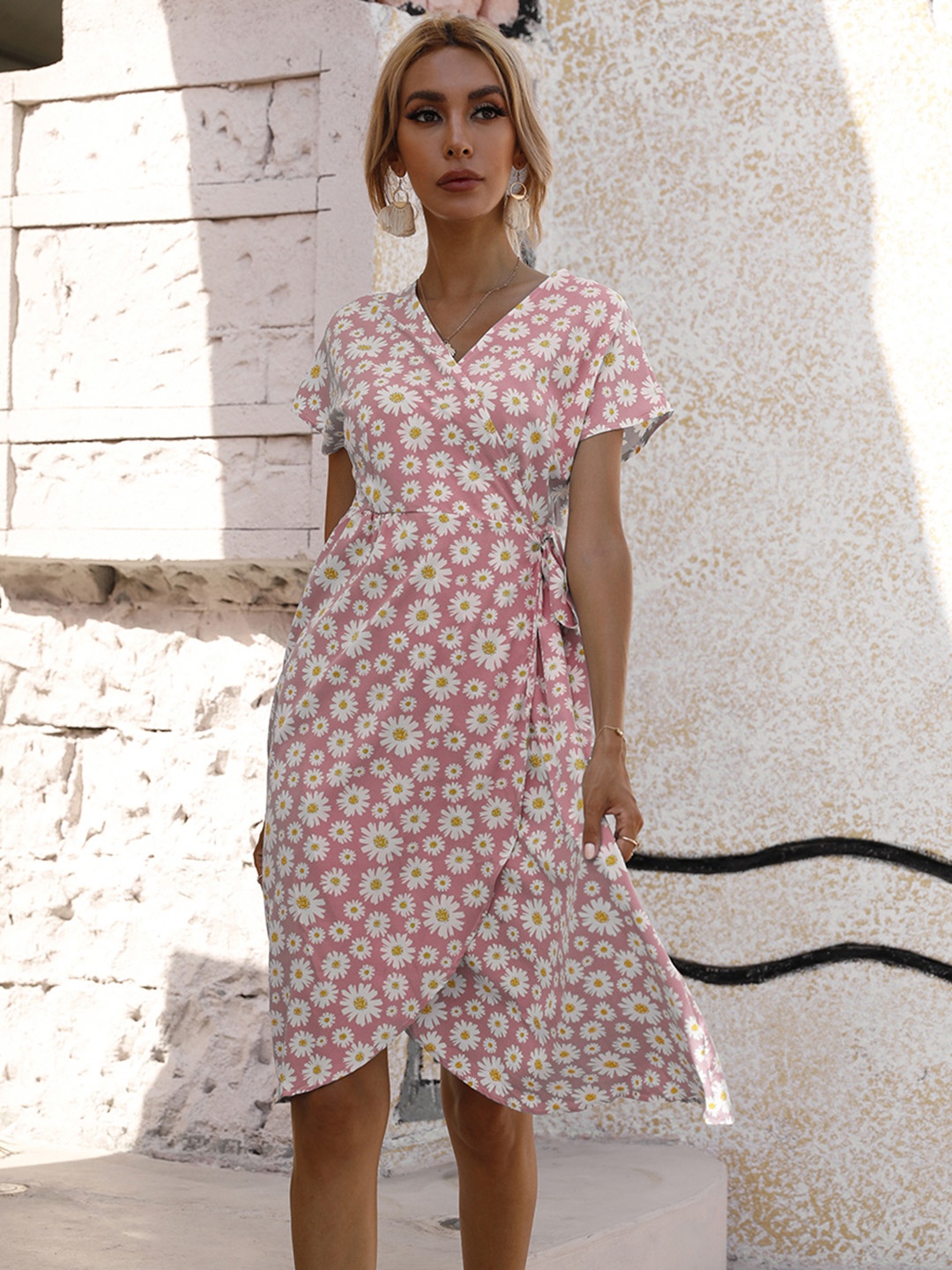 

URBANIC Pink & White Floral Print Wrap Dress with Tie-Up