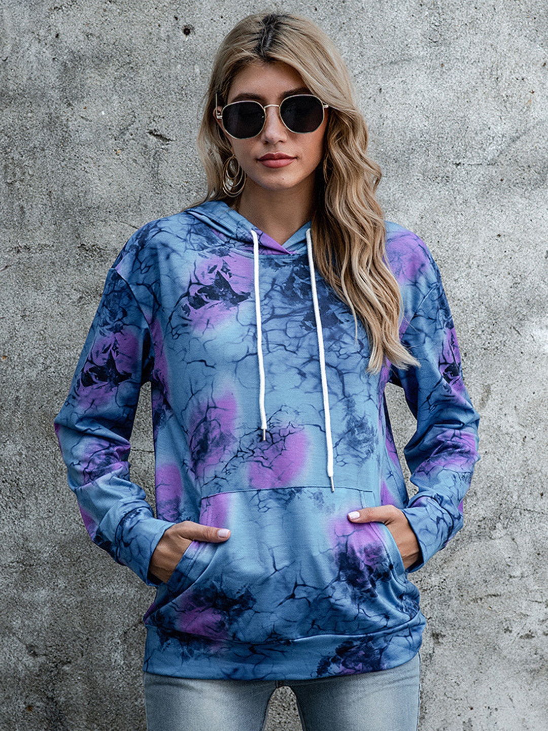 

URBANIC Women Blue Printed Hooded Sweatshirt