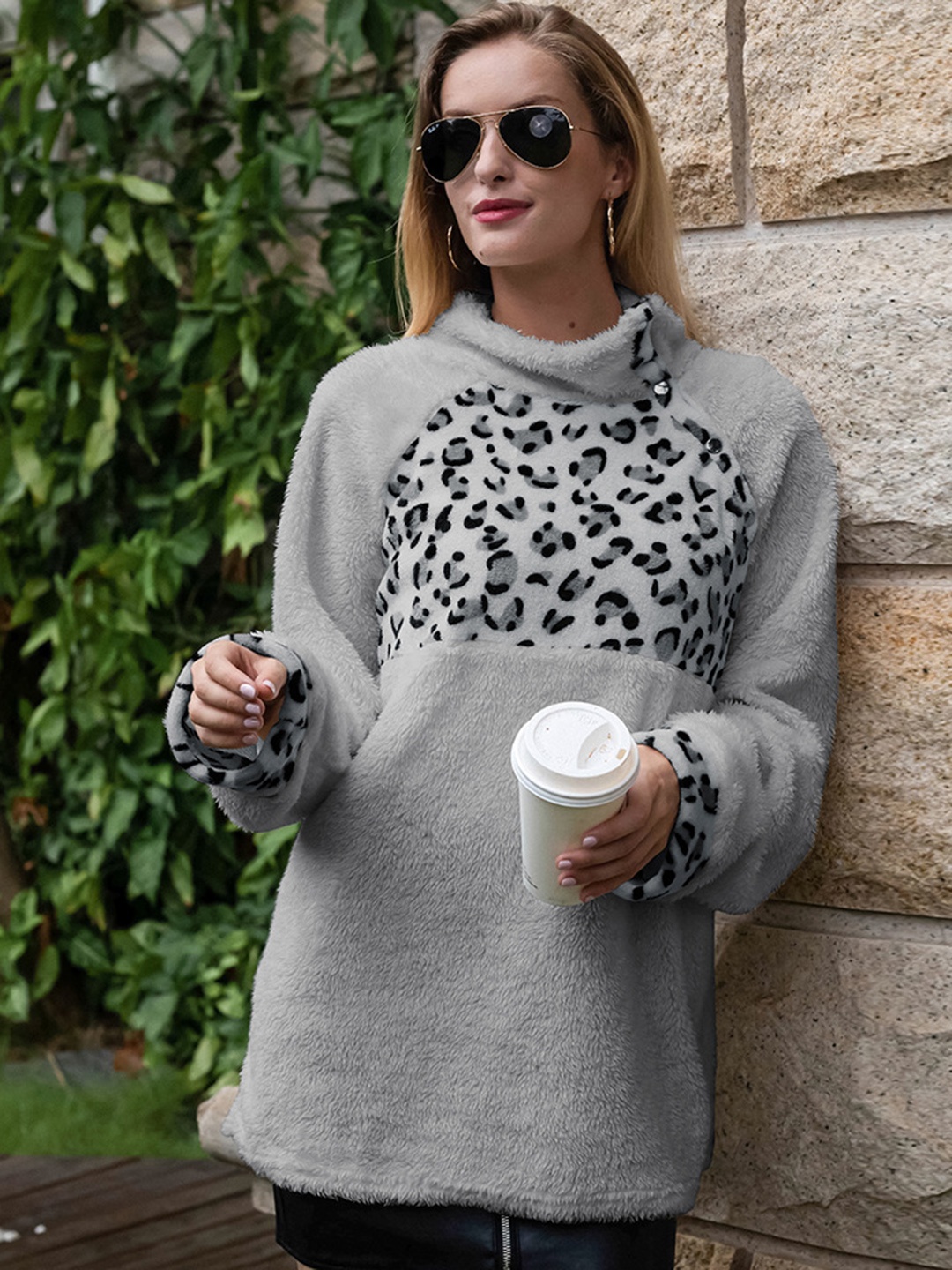 

URBANIC Women Grey Animal Printed Sweatshirt