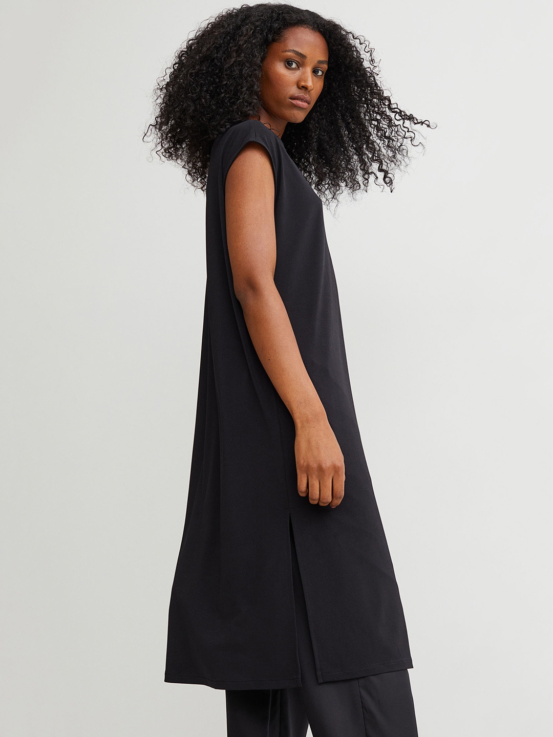 

H&M Women Black Solid Boat Neck Midi Jersey Dress