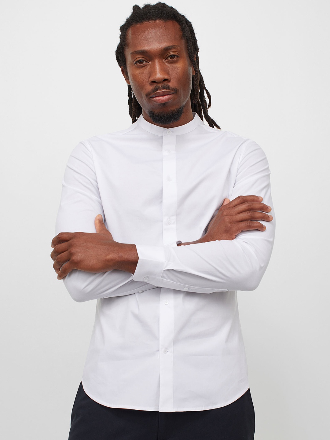 

H&M Men White Solid Muscle Fit Grandad Shirt
