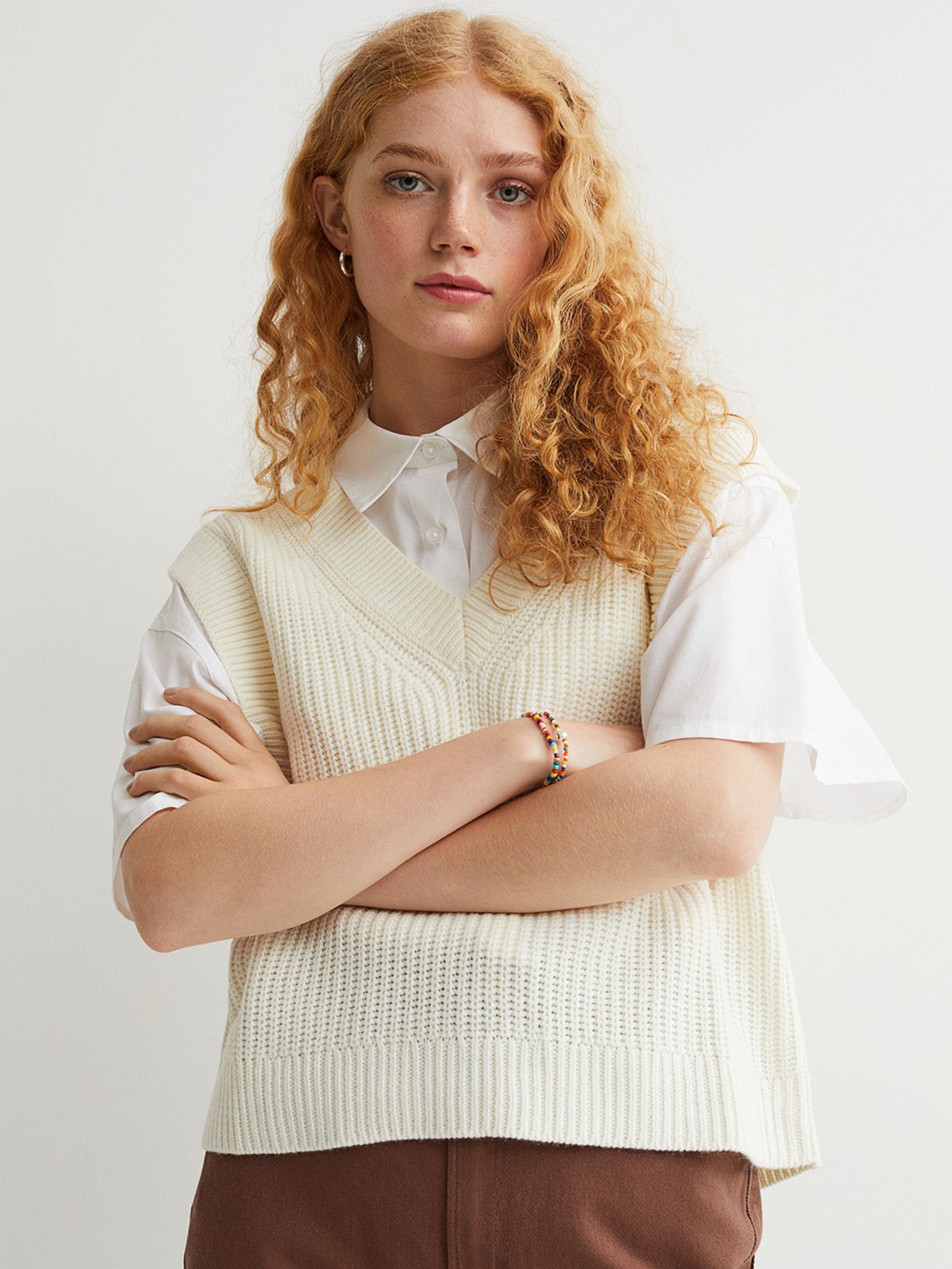 

H&M Women White Ribbed V-neck Sweater Vest