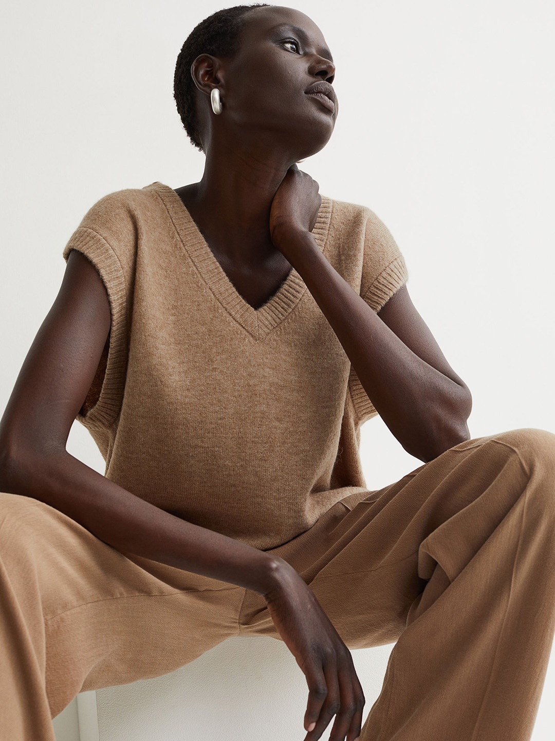 

H&M Women Beige V-Neck Sweater Vest