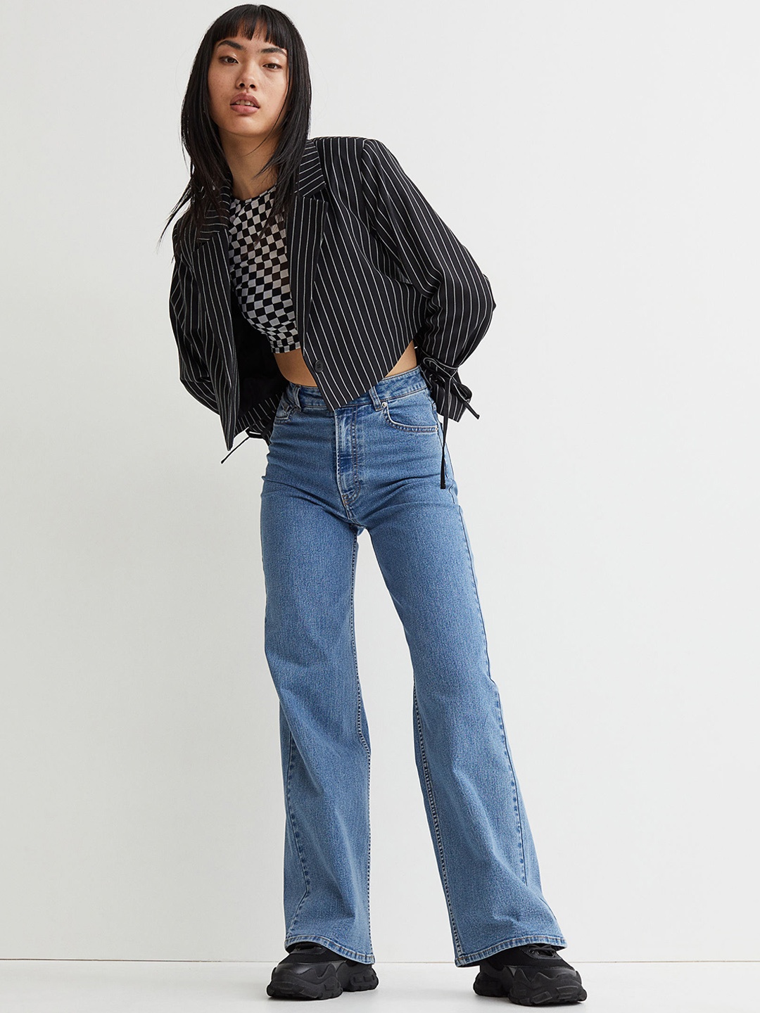 

H&M Women Blue Solid Clean Look Straight Wide High Jeans