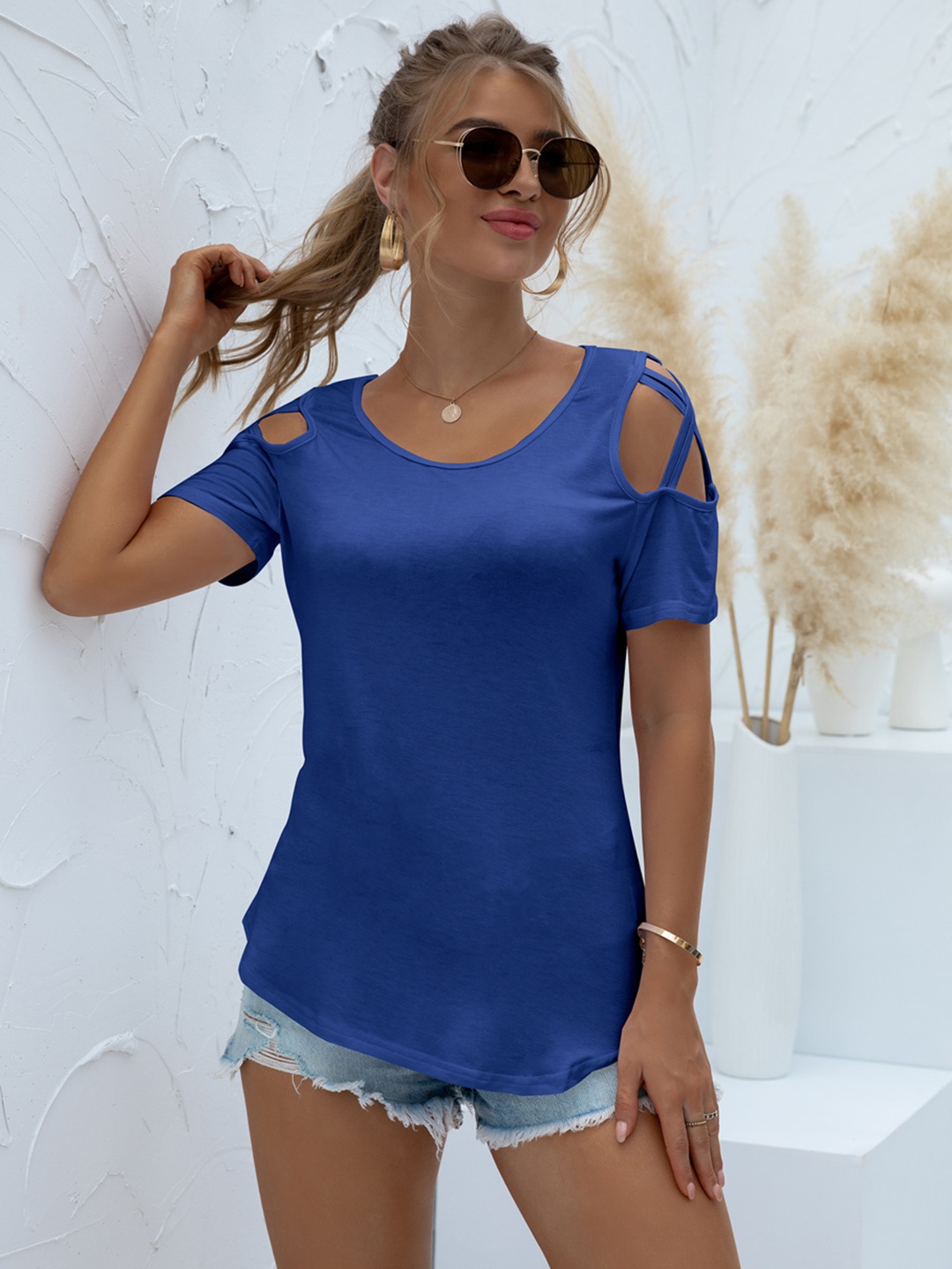 

URBANIC Blue Cut Out Regular Top