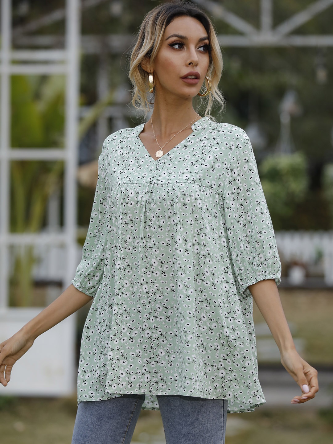 

URBANIC Green & White Floral Mandarin Collar A-Line Top