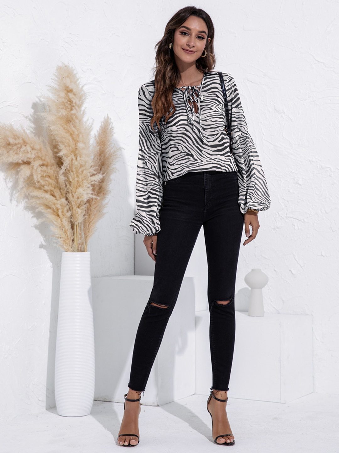 

URBANIC White & Black Animal Print Regular Longline Top