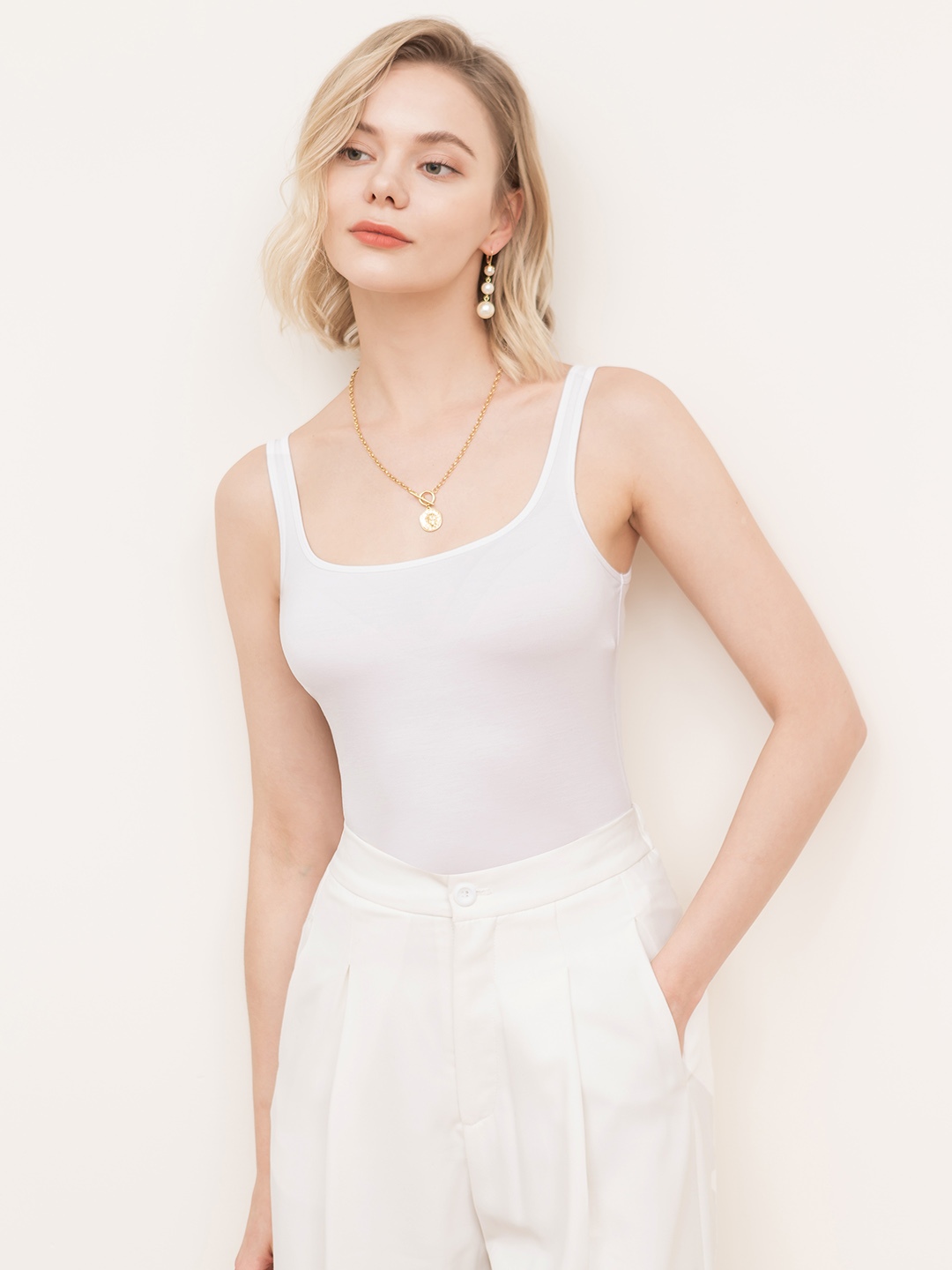 

URBANIC White Solid Vest Style Fitted Top