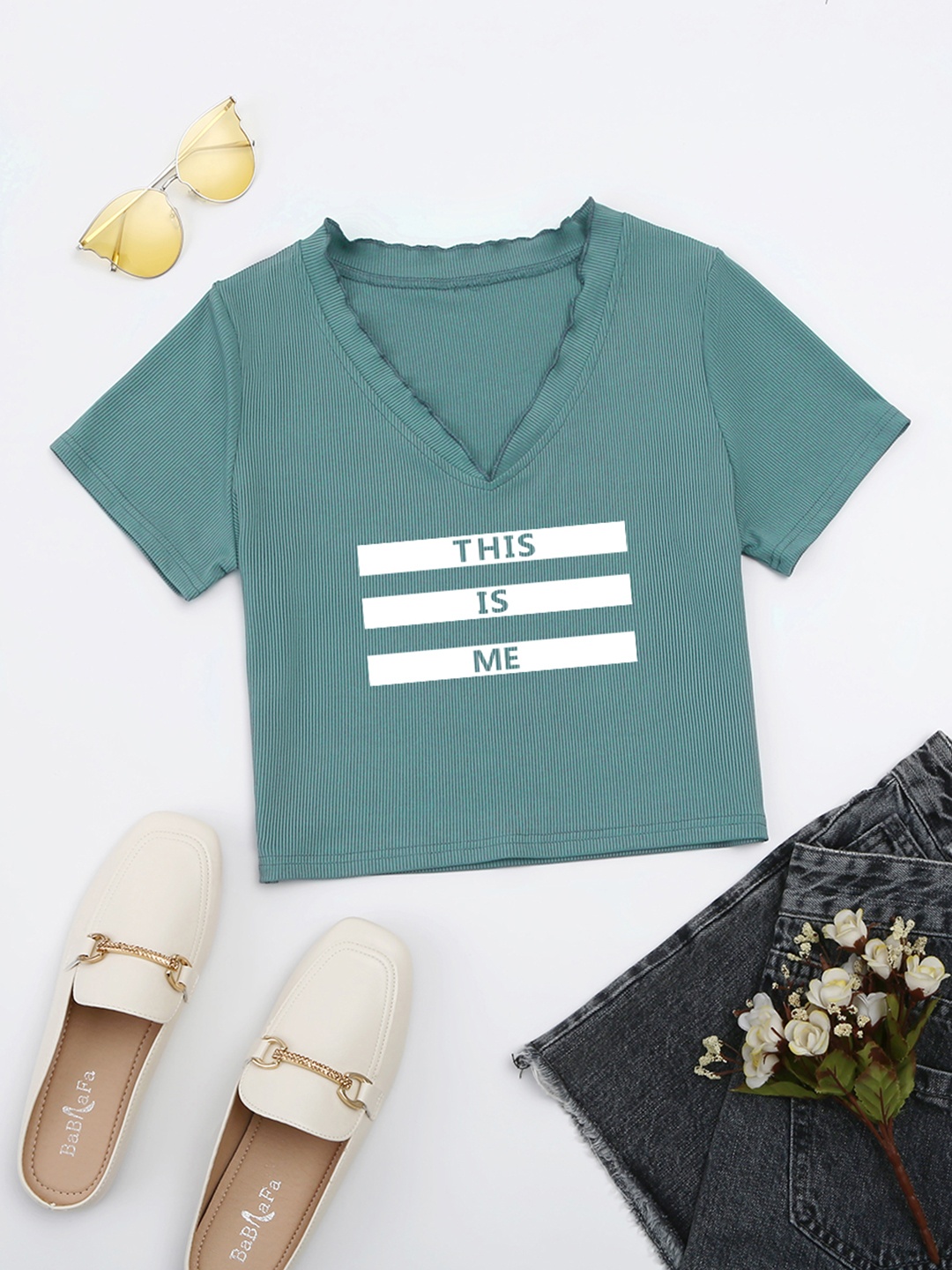 

URBANIC Women Green & White Typography Print V-Neck Slim Fit Crop T-shirt