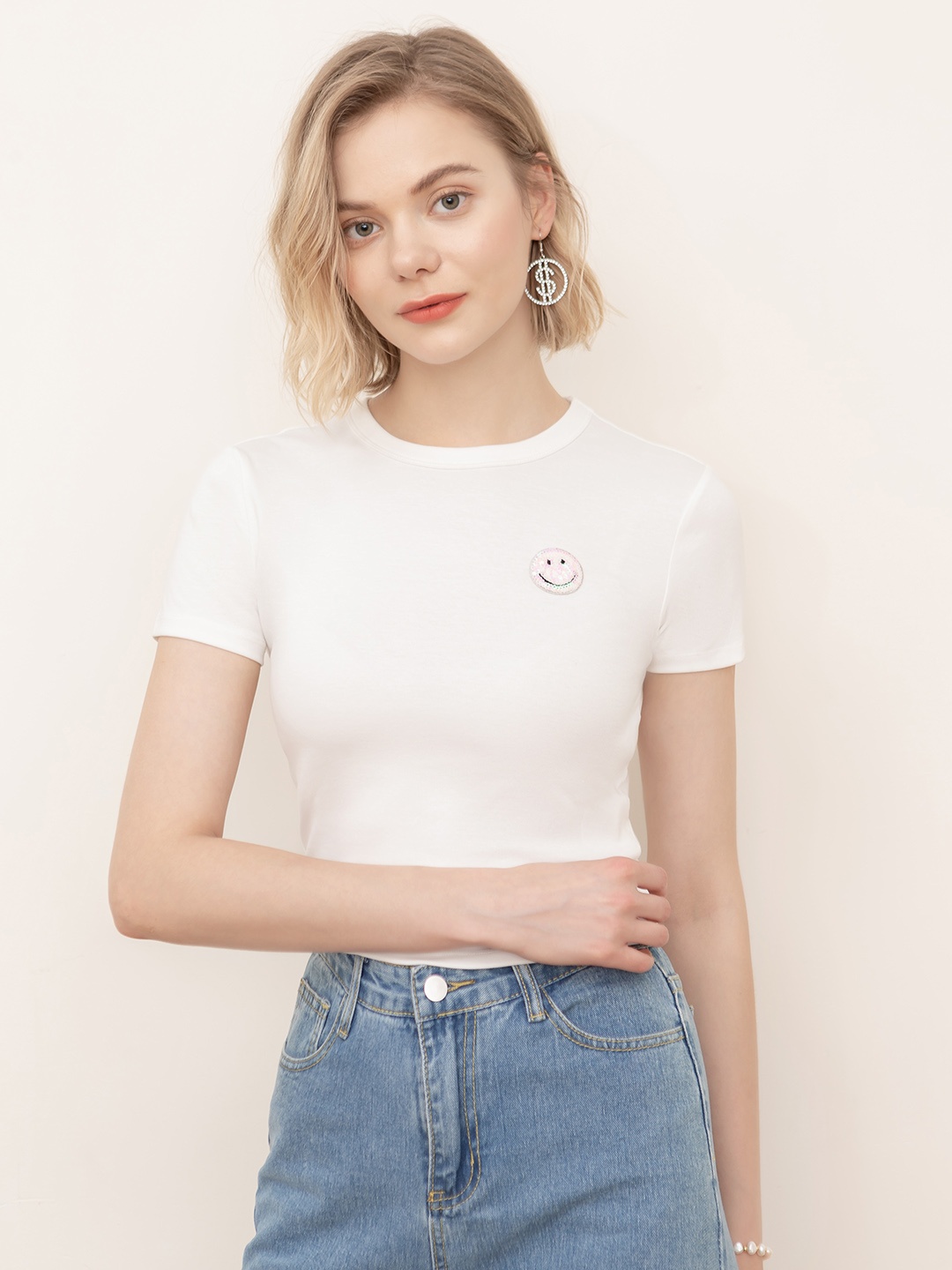 

URBANIC Women White Cotton Solid Slim Fit T-shirt