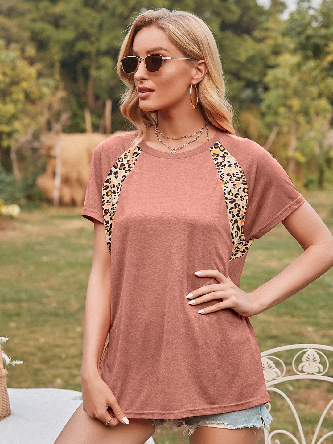 

URBANIC Women Coral Animal Print Patchwork Extended Sleeves T-shirt