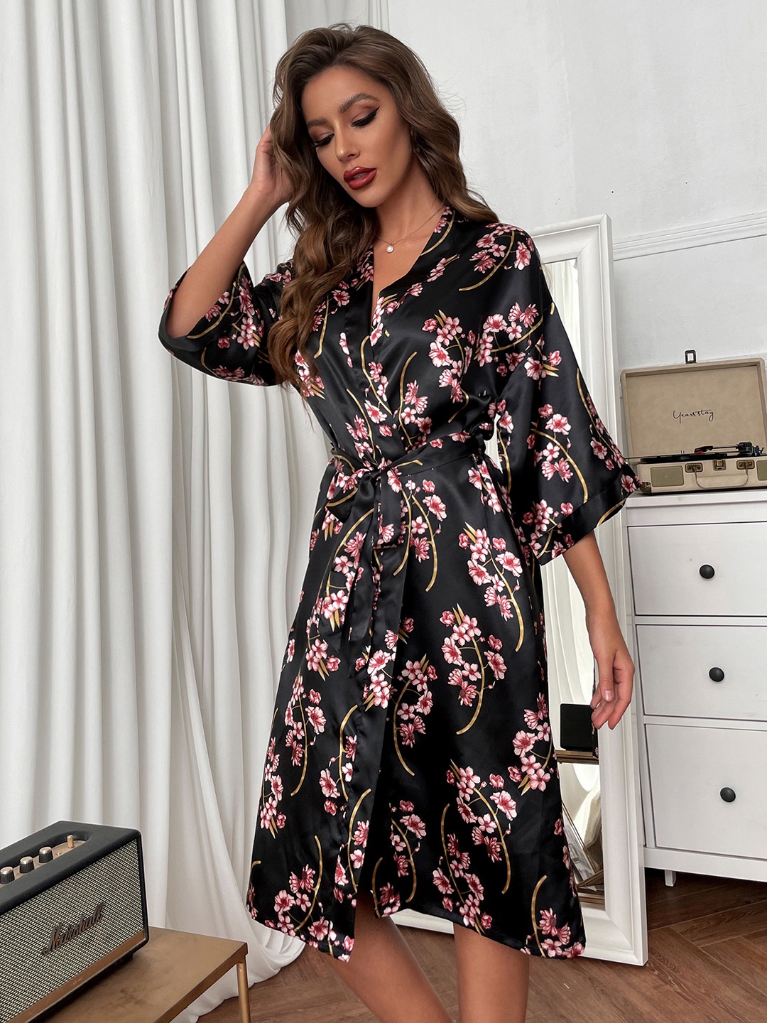 

URBANIC Belted Lounge Robe, Black