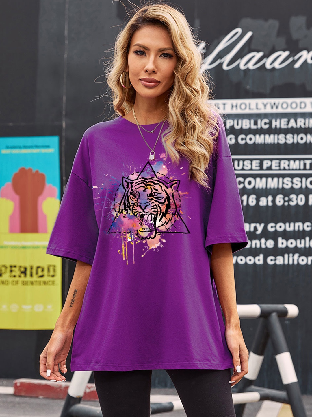 

URBANIC Women Purple Cotton Printed Drop-Shoulder Longline T-shirt