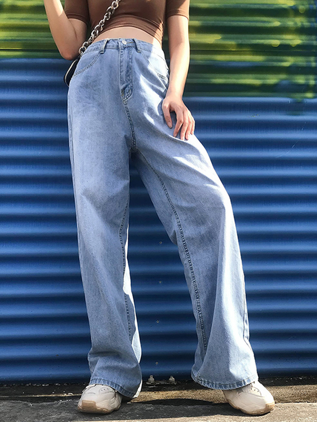 

URBANIC Women Blue Cotton Wide Leg Clean Look Light Fade Jeans